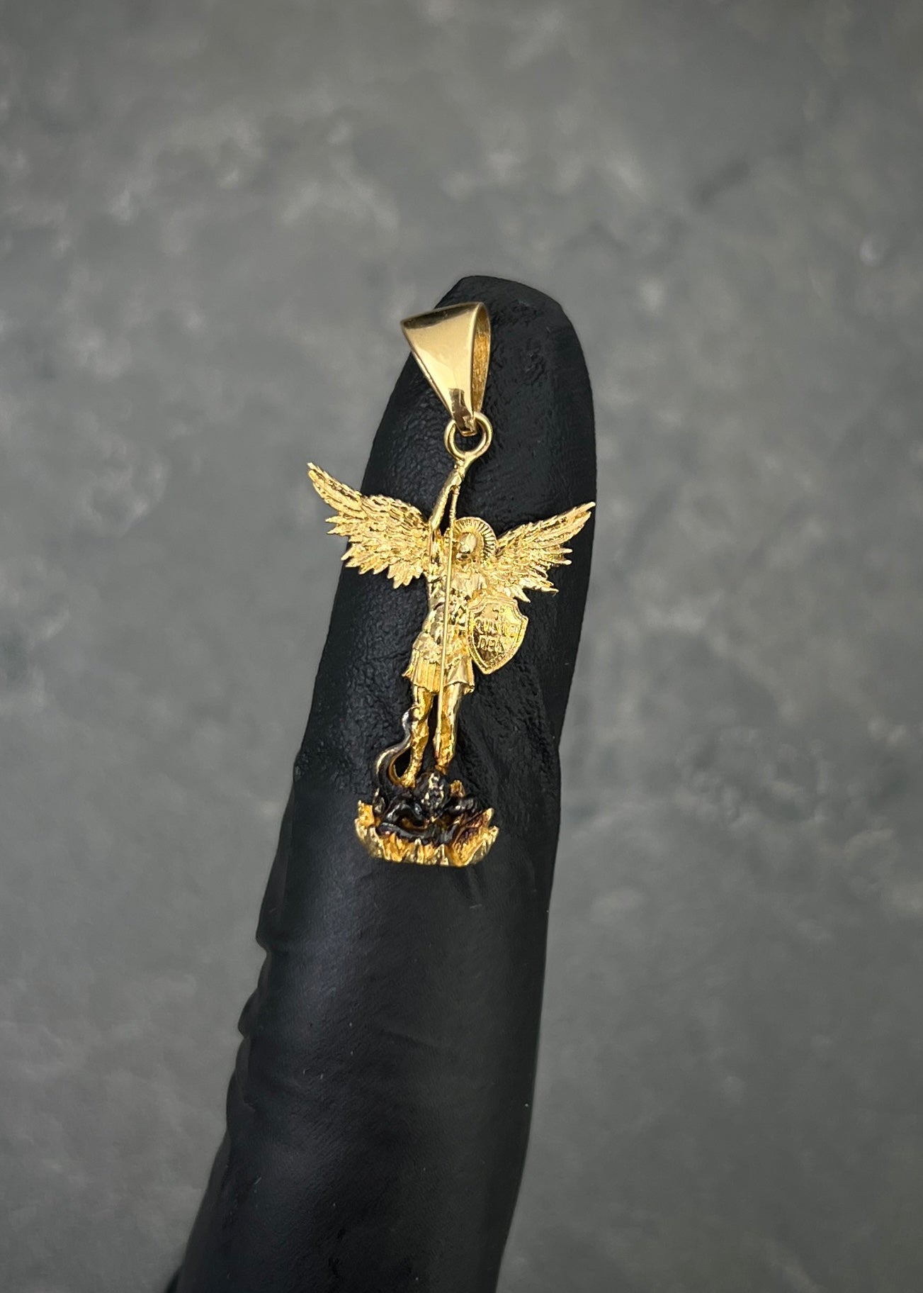 Dije arcangel san miguel 1.45gr / Largo 2.7cm / Oro Amarillo Nac P