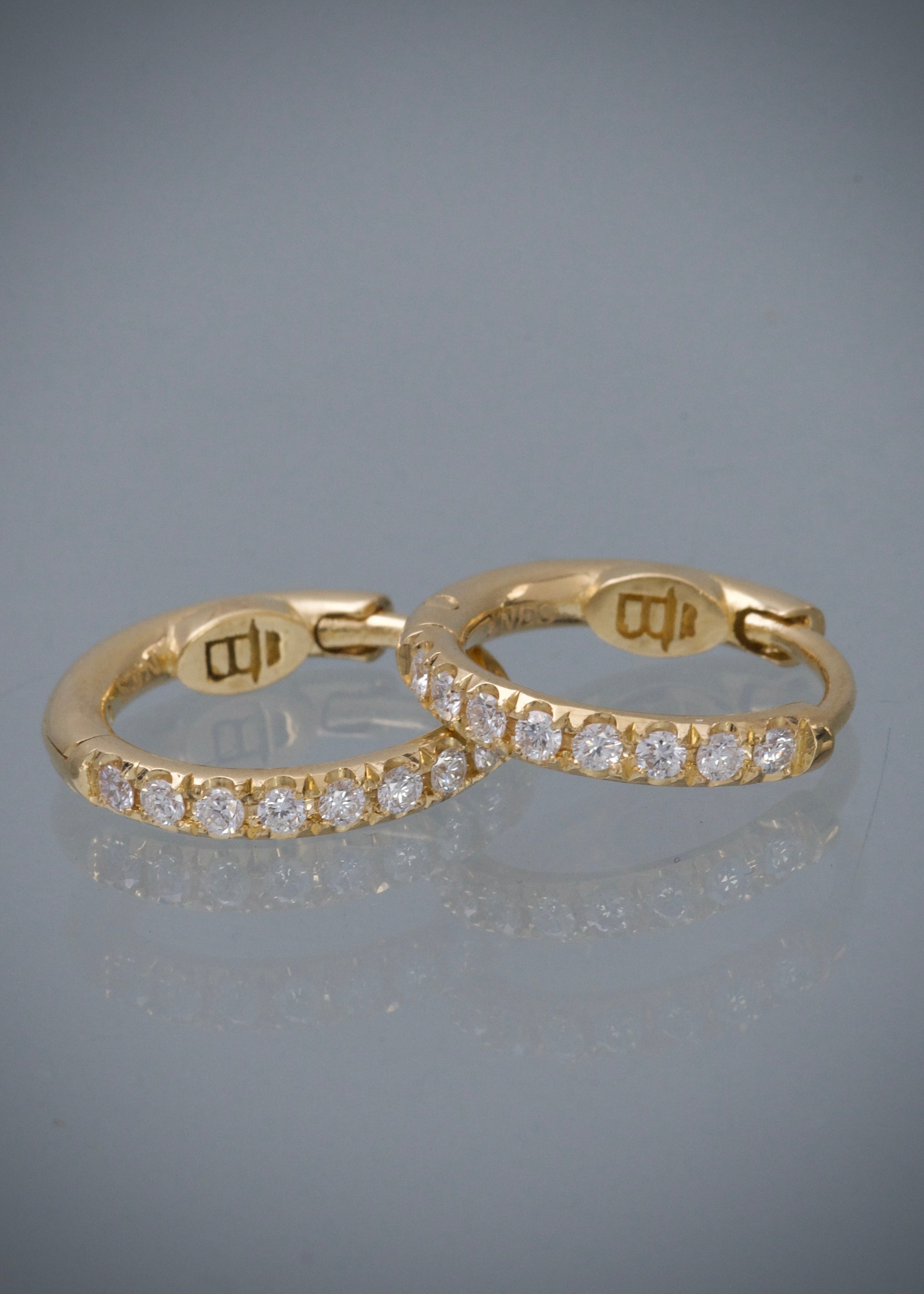 Candongas con 60pts de diamantes 8.75gr / Largo 1.9cm / Oro Amarillo (Joya) M