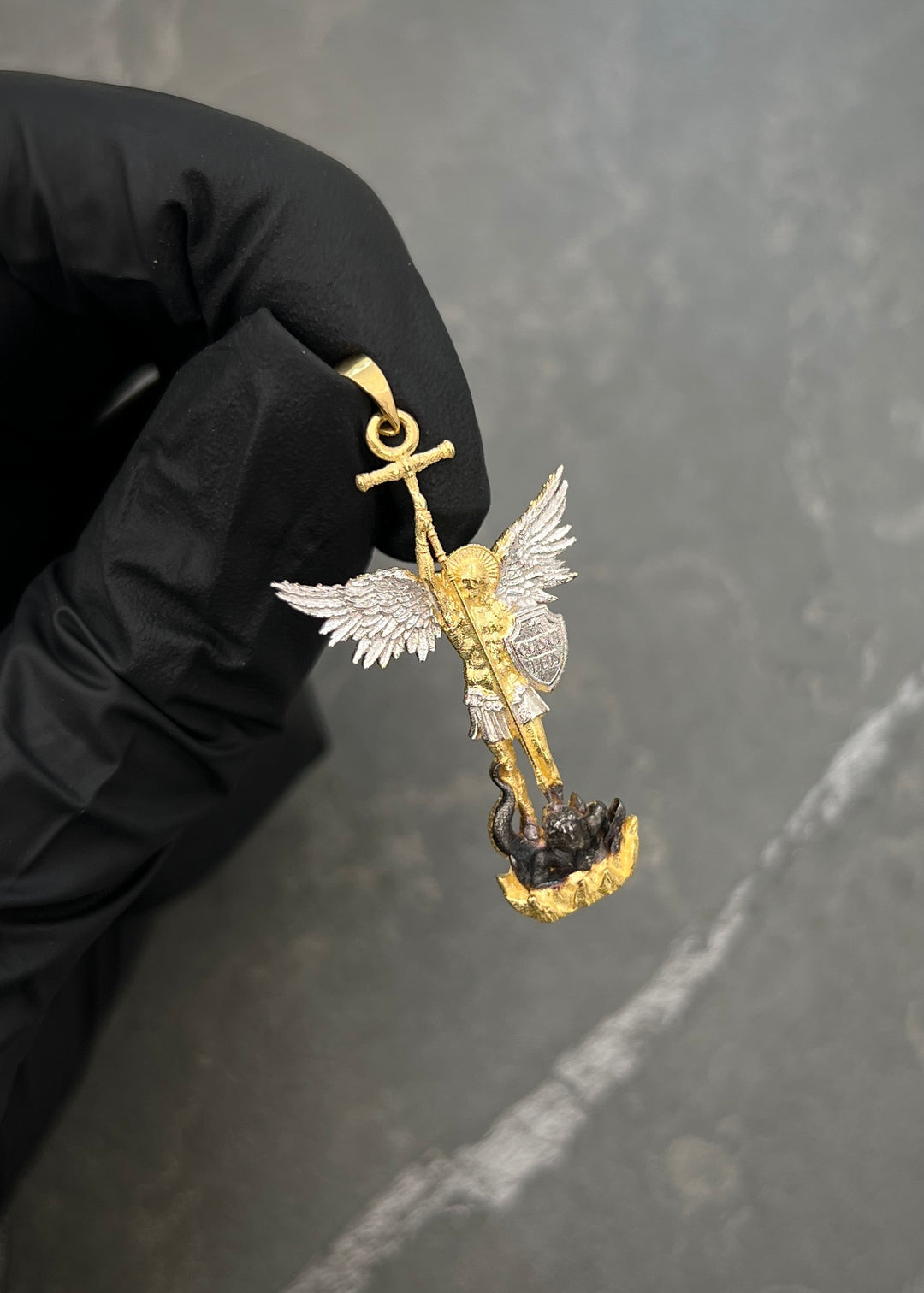 Dije Arcangel San Miguel 3.6gr / 4cm / 21mm — Oro Amarillo