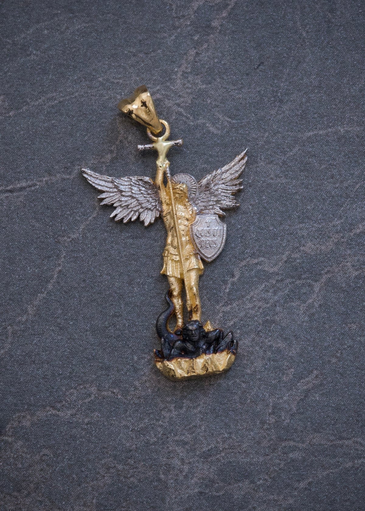 Dije Arcangel San Miguel 2.25gr / 3.2cm / 17.3mm — Oro Amarillo