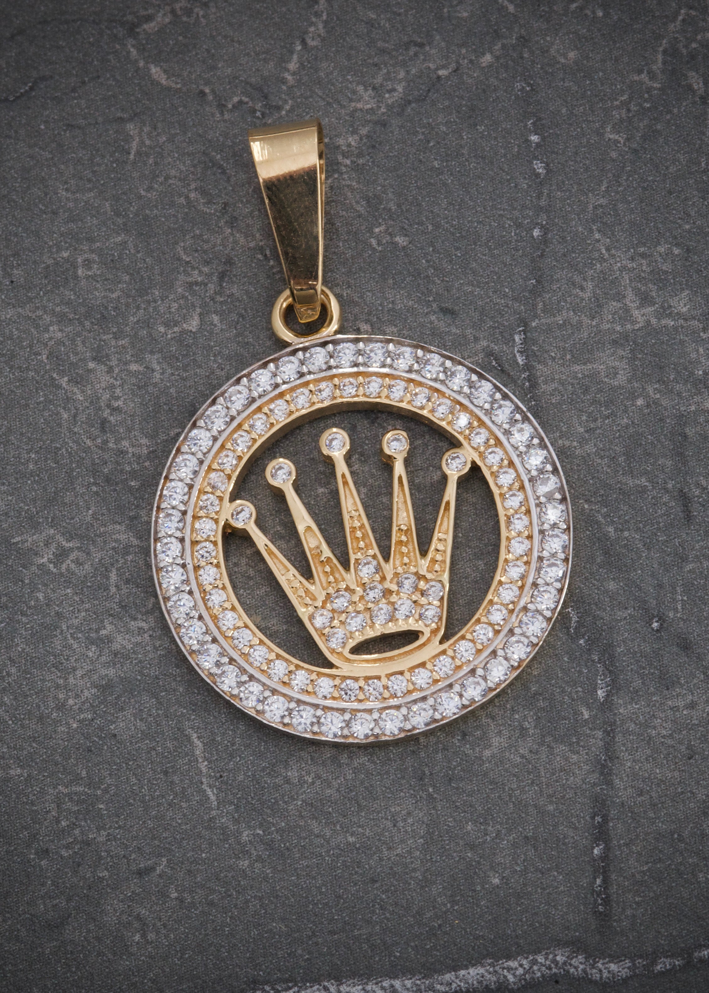 Dije rx con swarovski blanco 5.2gr / Largo 3.7cm / Oro Amarillo Nac P