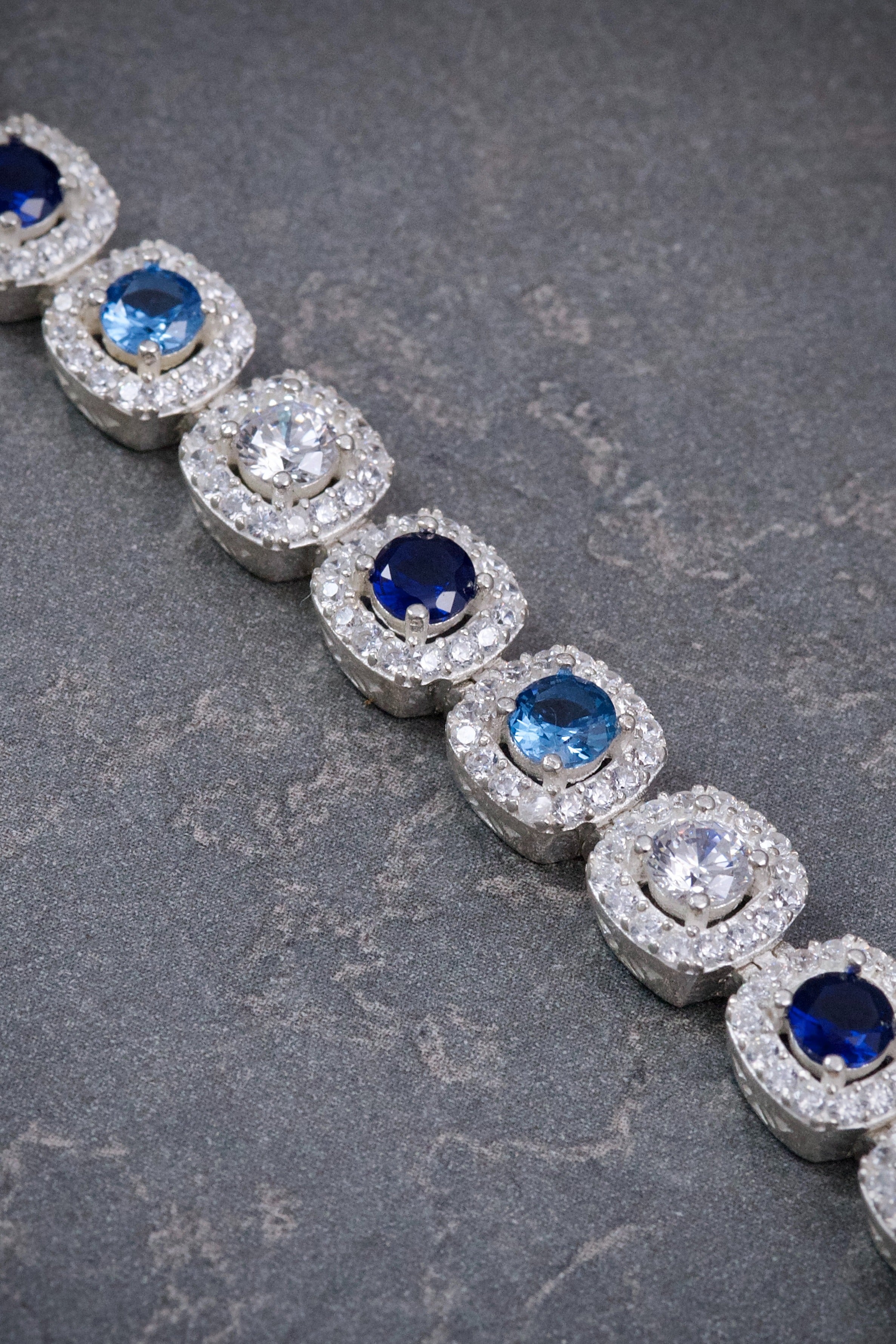 Pulso Tenis con Swarovski Azul y Blanco 21.4gr / 18cm / 7.7mm — Plata 925
