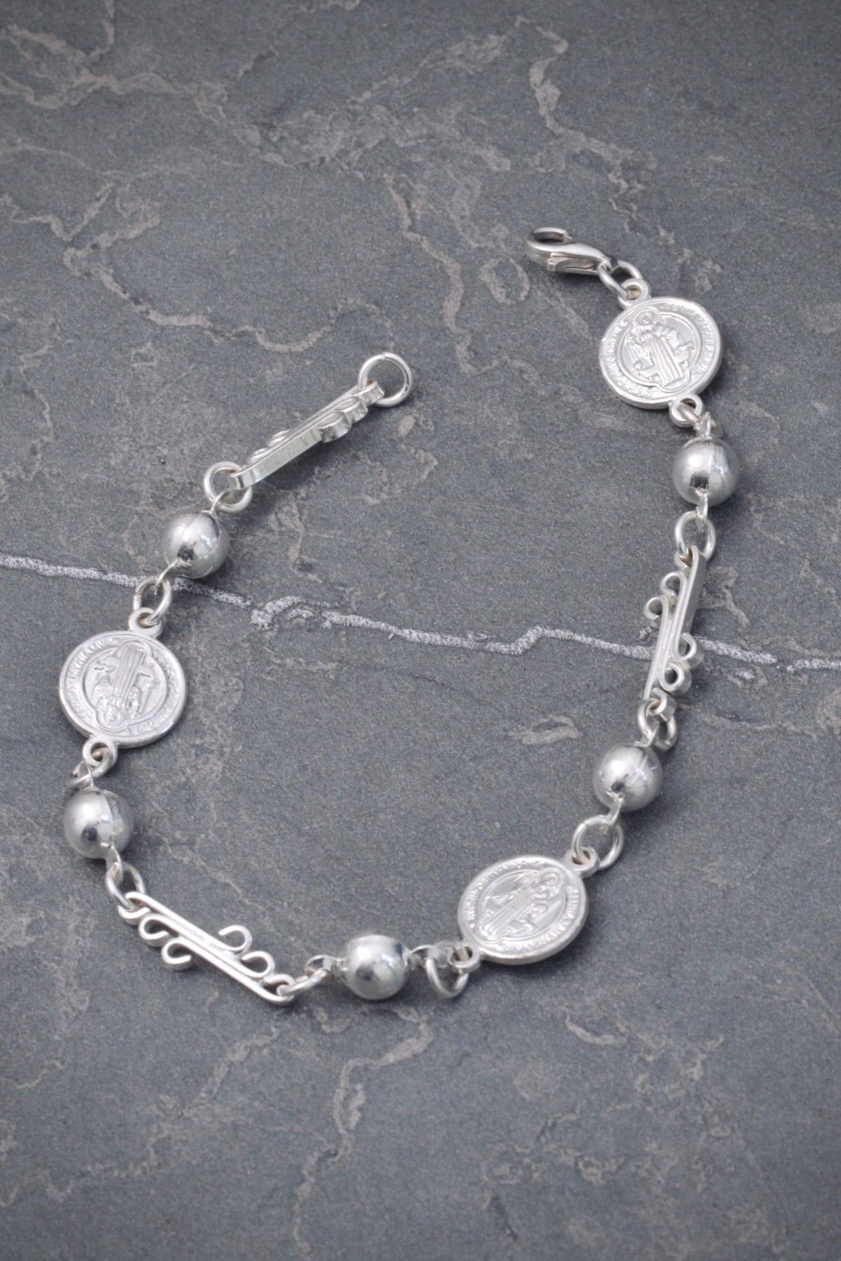 Pulso tipo denario de san benito 8.2gr / Largo 19cm / Plata B