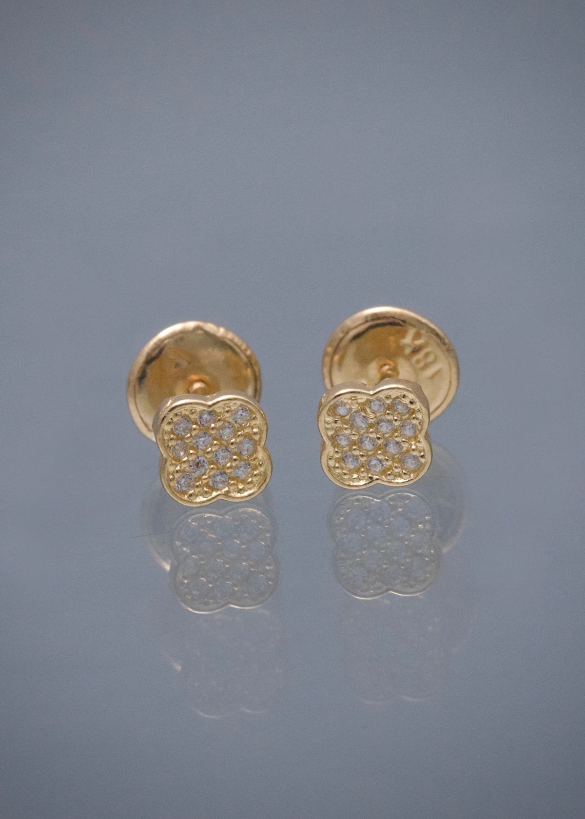 Topos Lucky Clover con Swarovski Blanco 0.65gr / 0.4cm / 4mm — Oro Amarillo