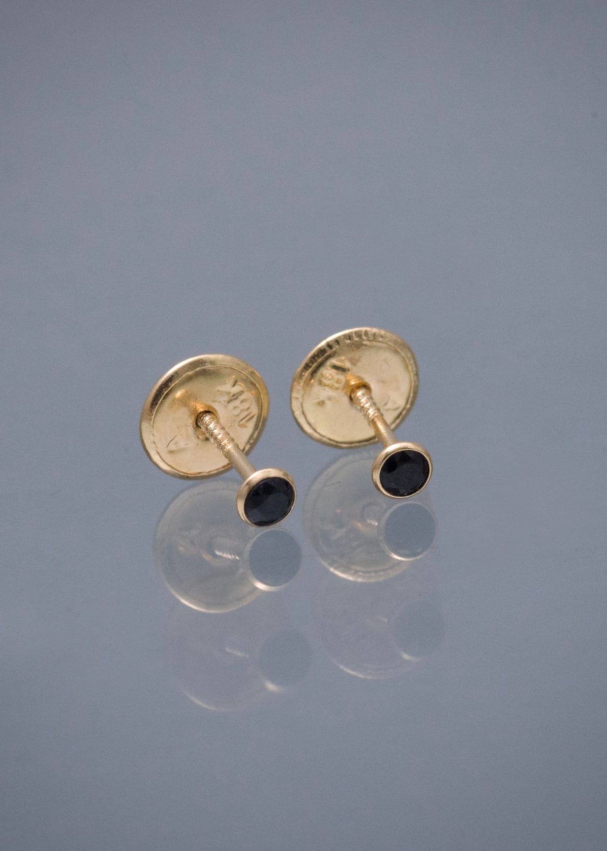 Topos Circulo con Swarovski Negro 0.3gr / 0.2cm / 2mm — Oro Amarillo