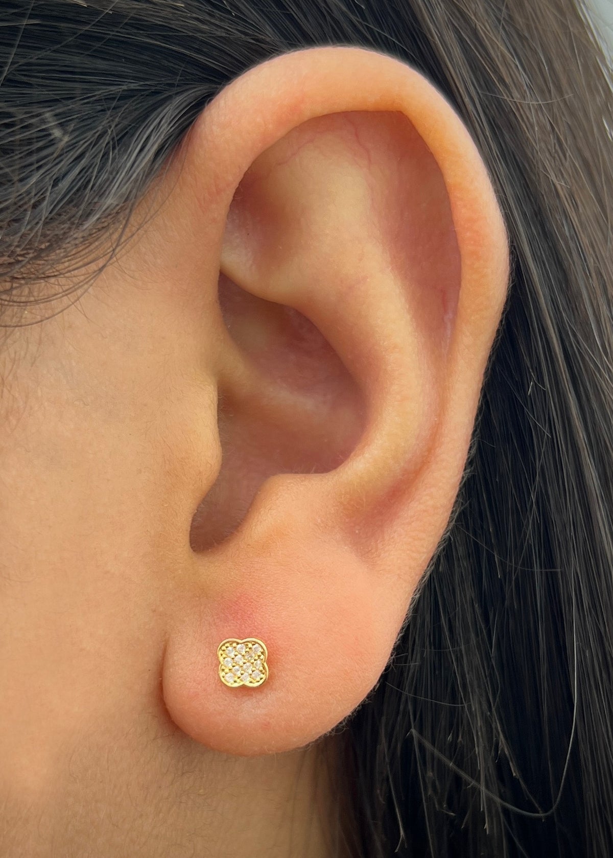 Topos Lucky Clover con Swarovski Blanco 0.65gr / 0.4cm / 4mm — Oro Amarillo
