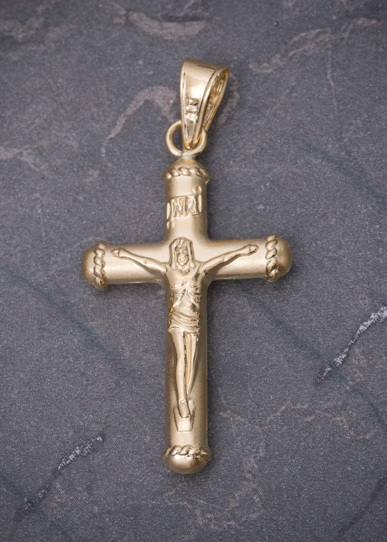 Dije cruz con cristo 1.6gr / Largo 4cm / Oro Amarillo Nac P