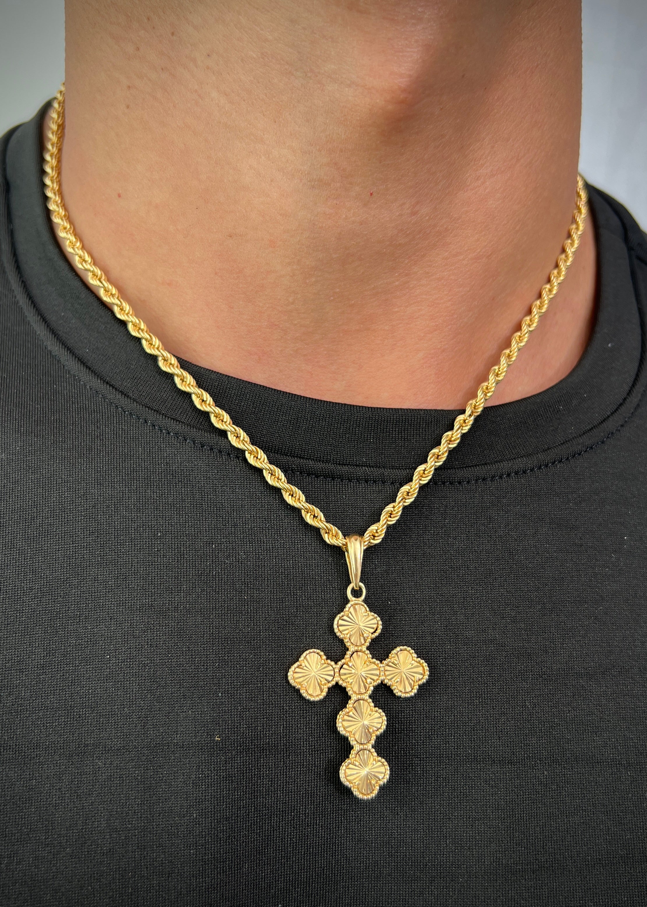 Set Cadena lazo Dije cruz lucky 13,3gr / Largo 50cm — Oro Amarillo