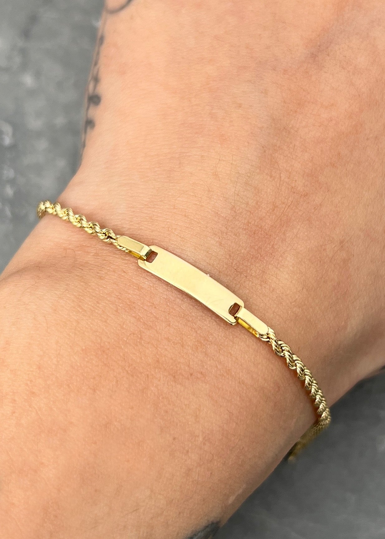 Pulso lazo con placa 1.6gr / Largo 16cm / Oro Amarillo italy +3 M