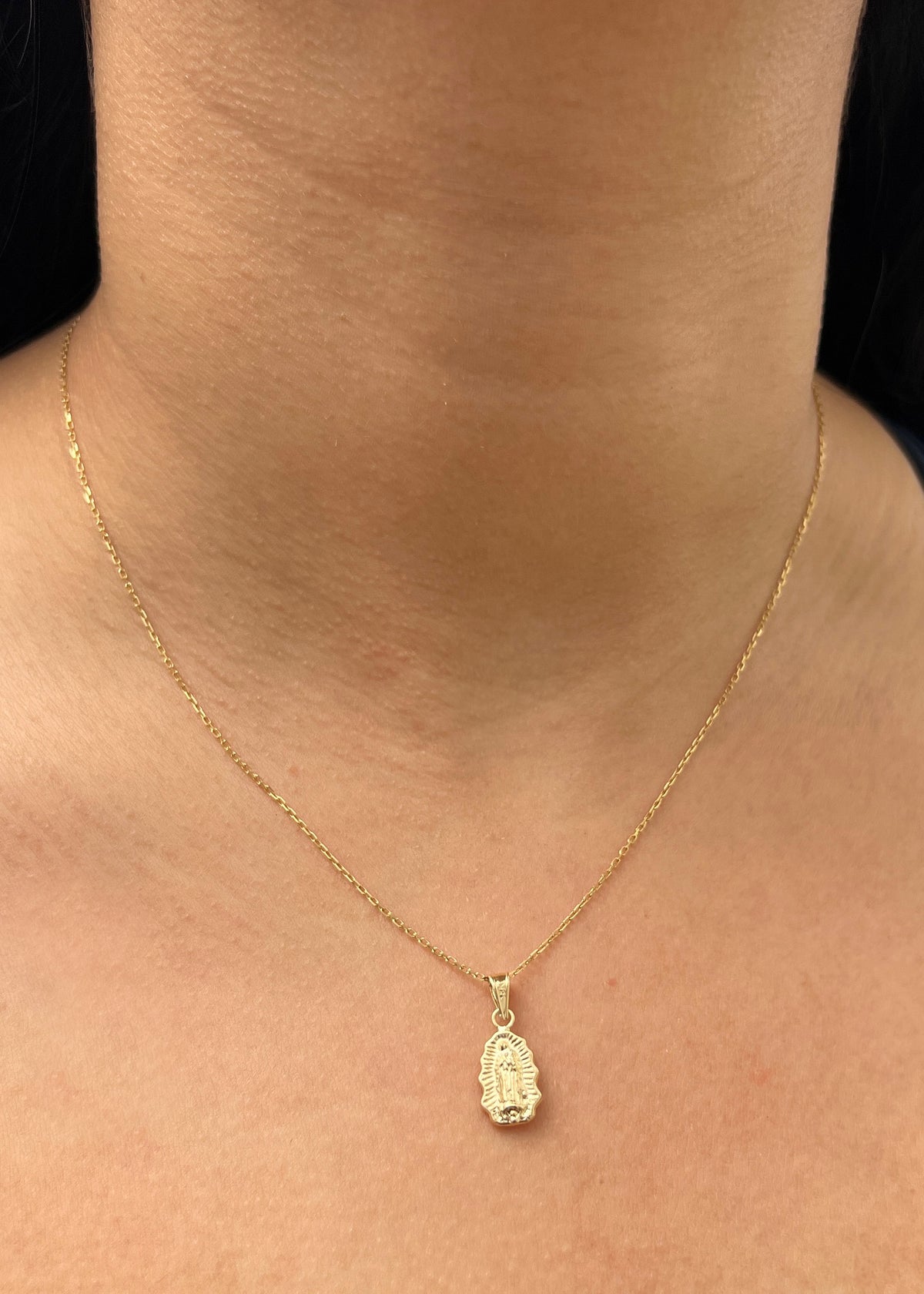 Dije Virgen de Guadalupe 0.55gr / 1.9cm / 8mm — Oro Amarillo