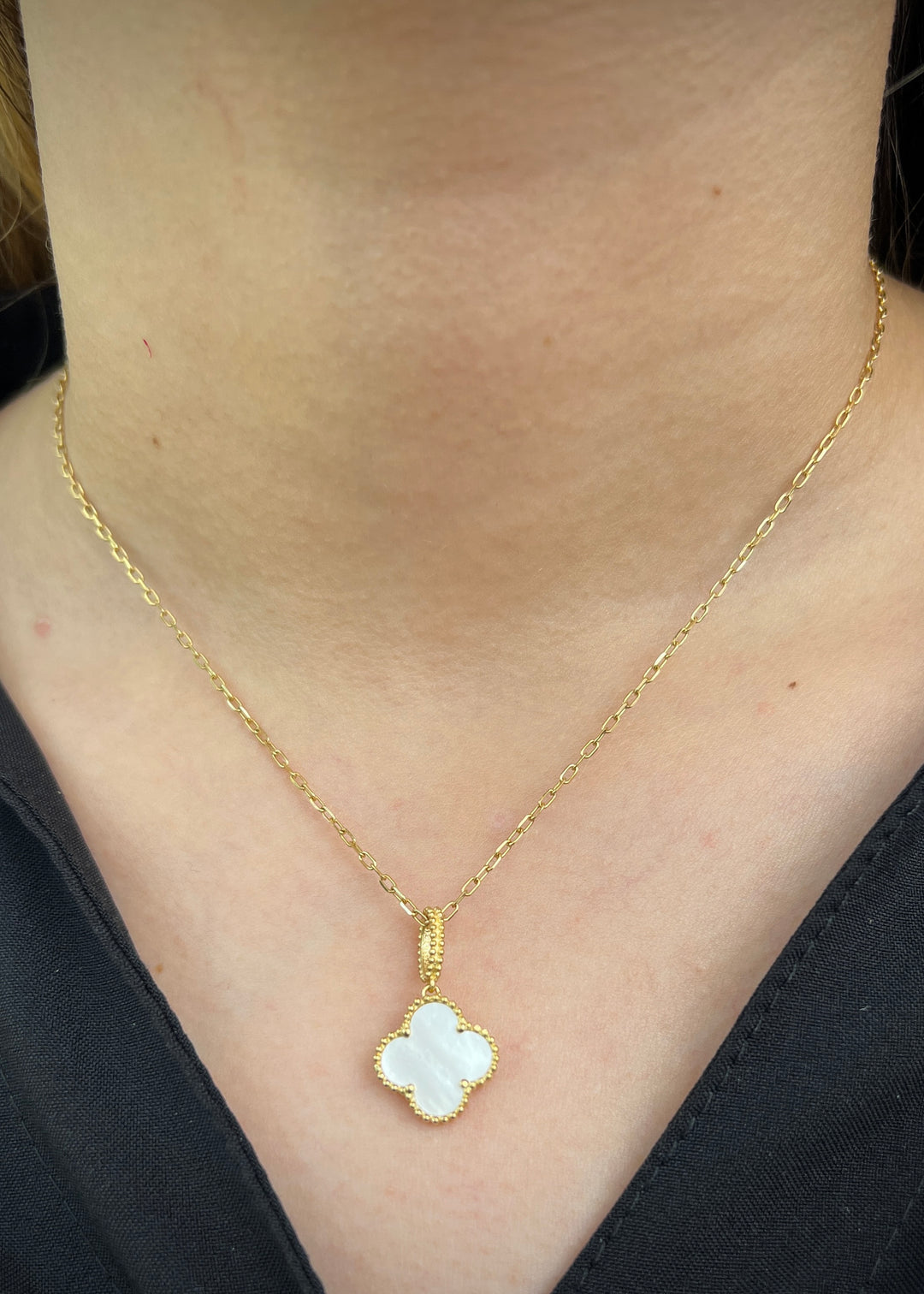 Dije lucky clover 1.95gr / Largo 2.3cm — Oro Amarillo