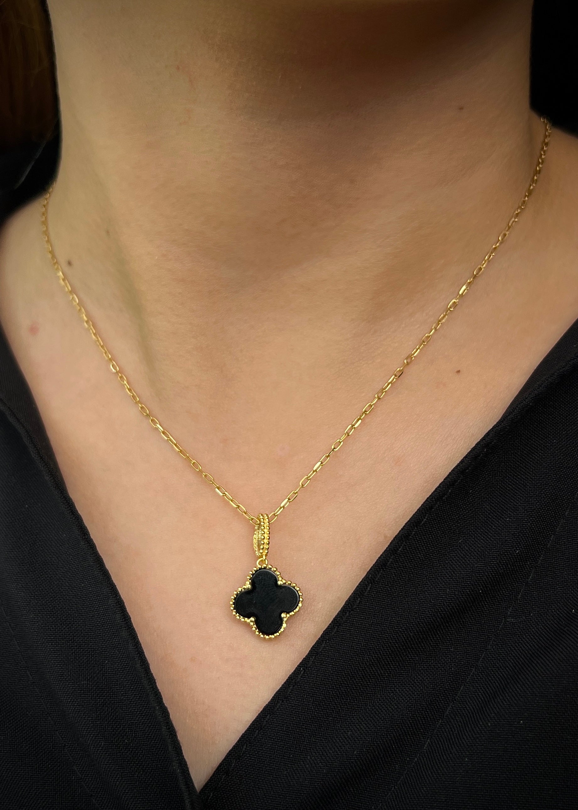 Dije lucky clover 1.85gr / Largo 2.3cm / Oro Amarillo Nac B