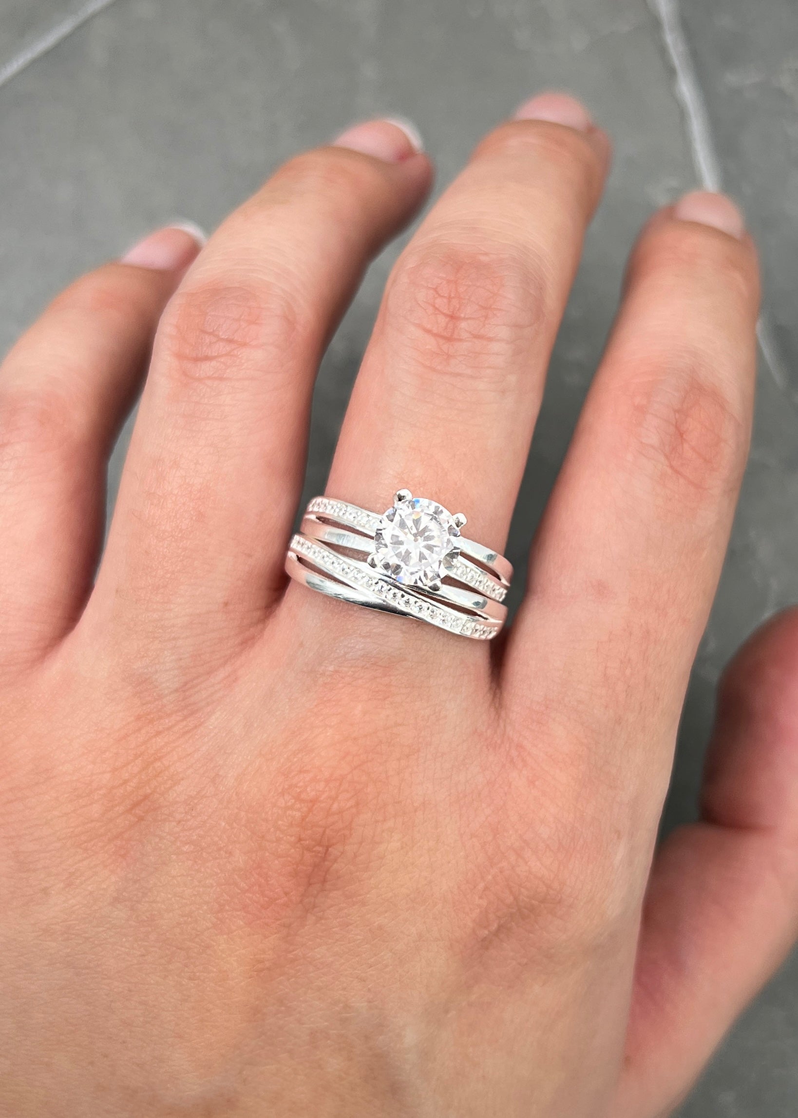 Set solitario con argolla 3.9gr / Talla 7 1/2 / — — Plata