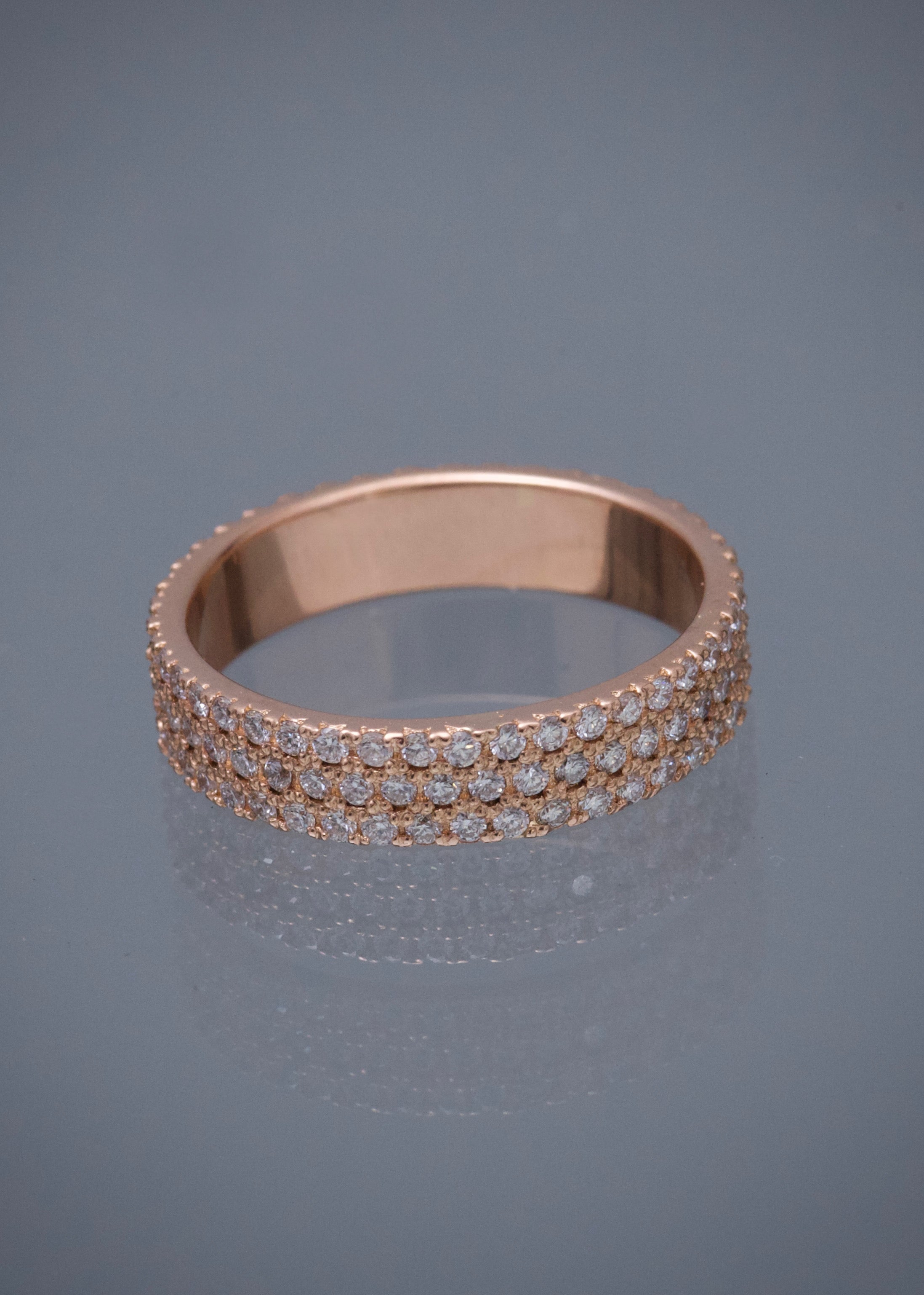 Anillo con 120pts de diamantes 4.4gr / TALLA 8 / Oro Rosado (Joya) M