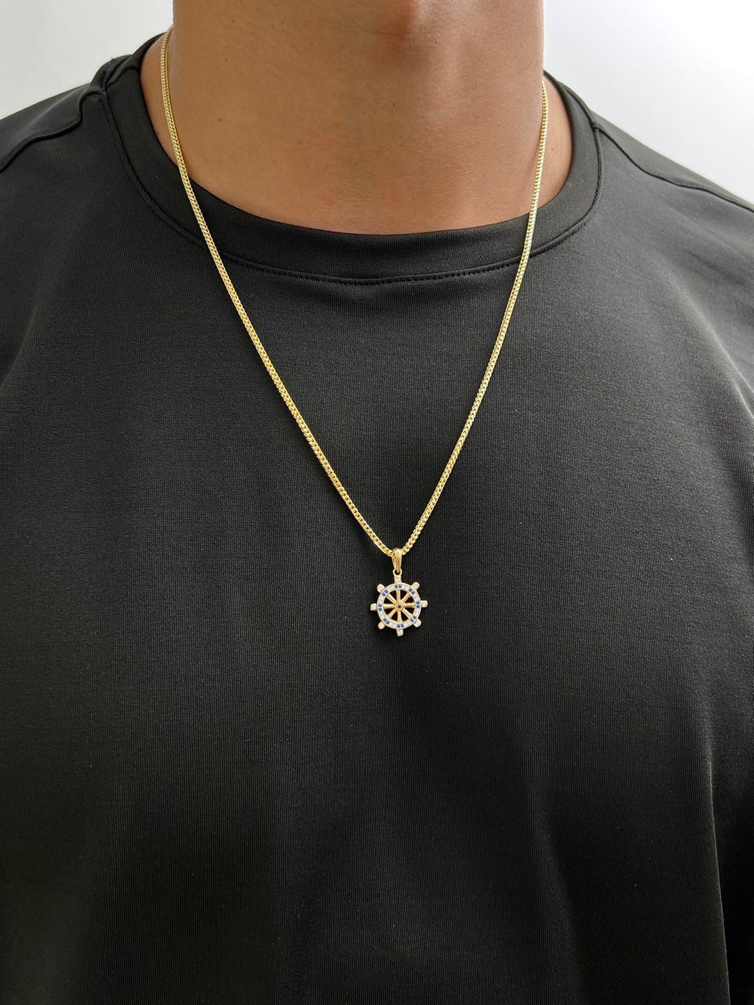 Dije timon con swarovski blanco y azul 2.3gr / Largo 2.6cm — Oro Amarillo