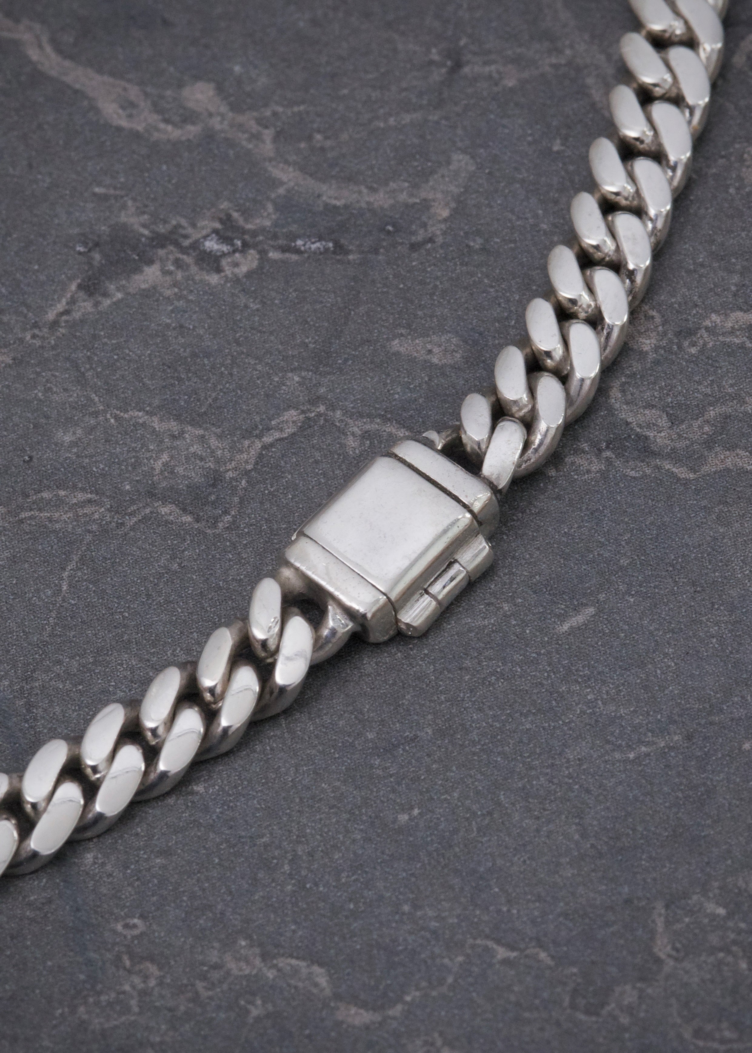 Cadena cubana 40.85gr / Largo 55cm / — — Plata