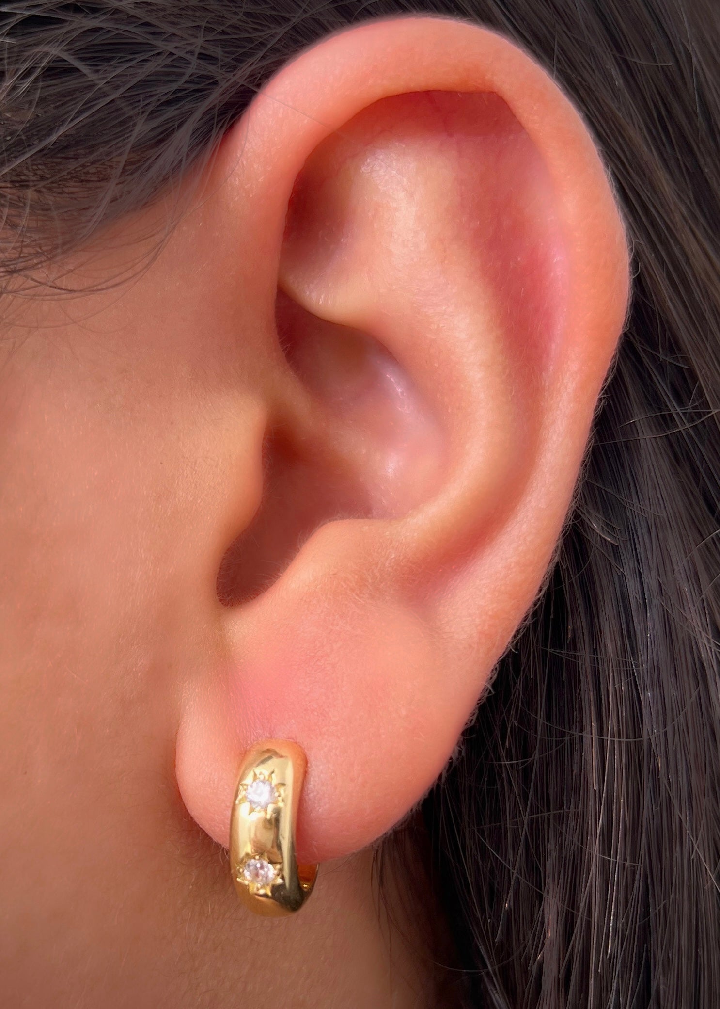 Candongas stars diamonds con swarovski blanco 6.7gr / Largo 1.2cm / Oro Amarillo Nac M