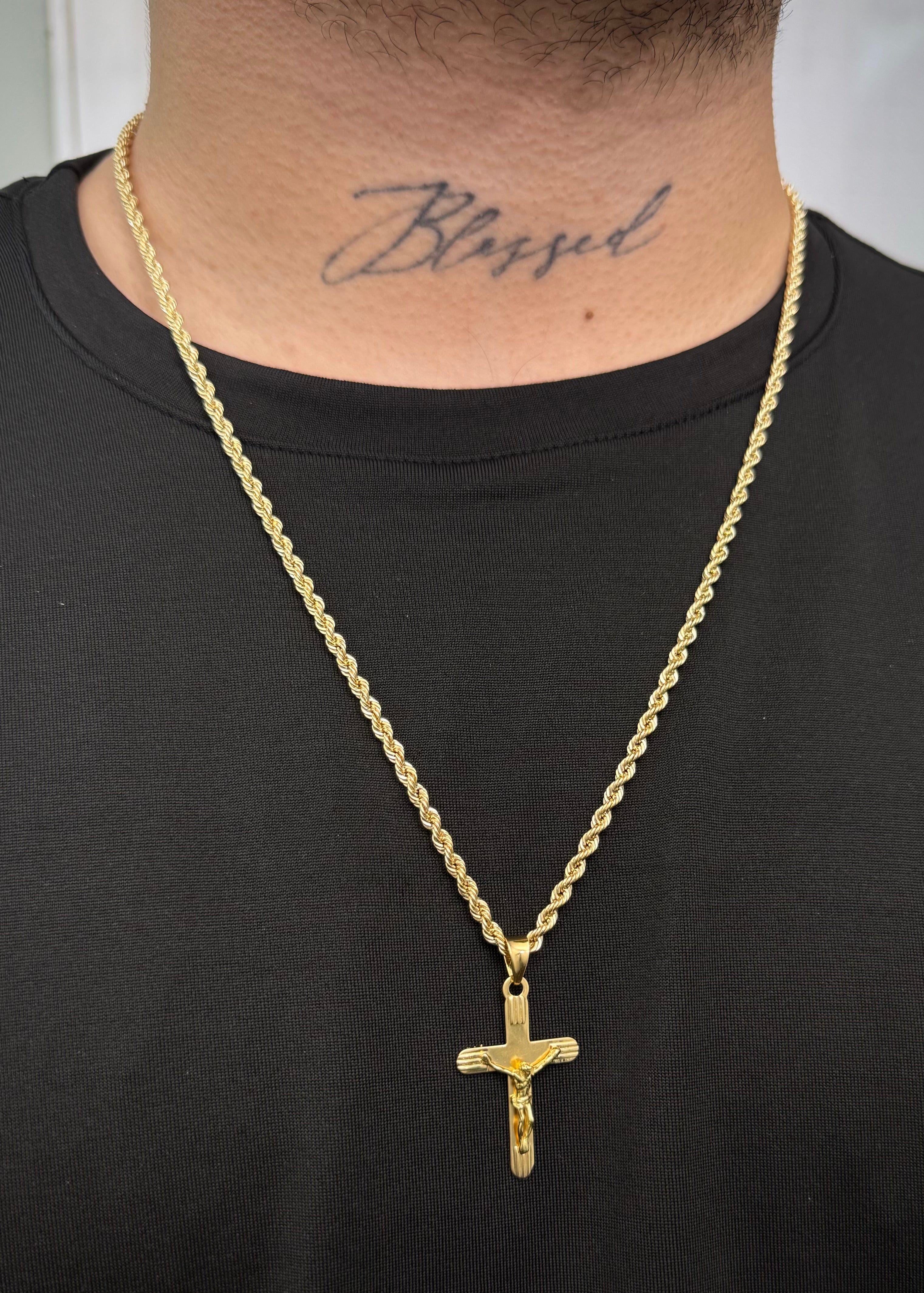 Dije Cristo 3.75gr / 4cm / 22.5mm — Oro Amarillo
