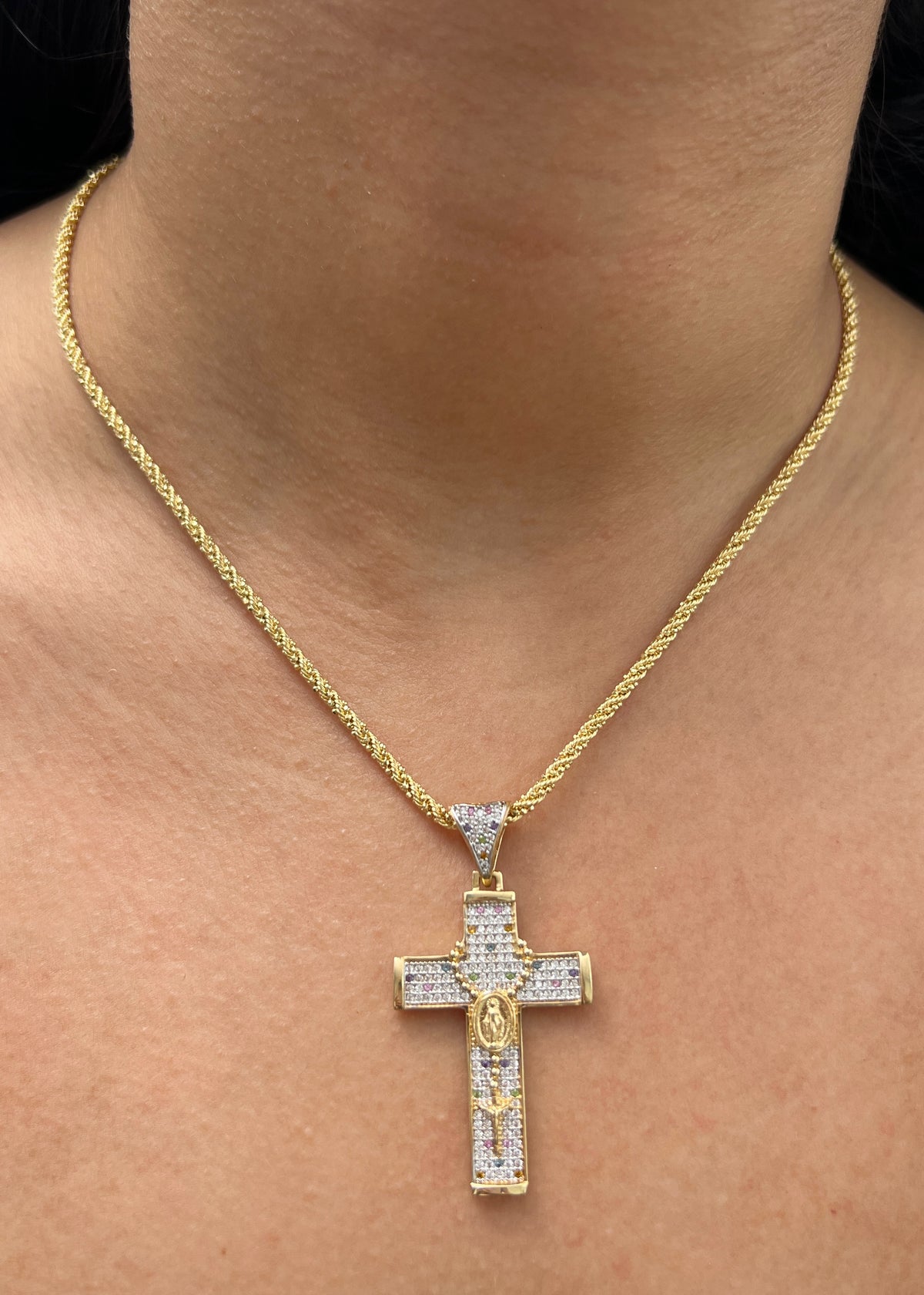 Dije Cruz con Virgen de la Milagrosa 7.2gr / 4.7cm / 25mm — Oro Amarillo