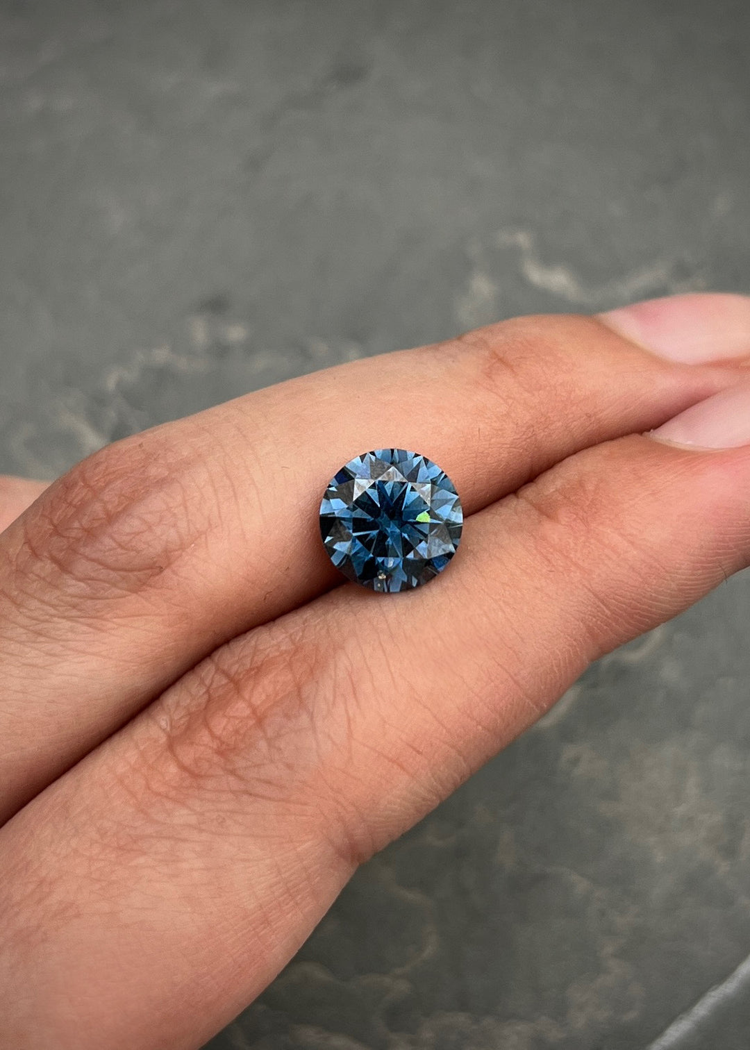 Moissanitas redonda azul con 245pts Largo 0.9cm / — Oro Amarillo