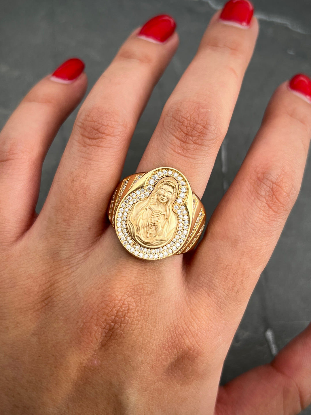 Anillo virgen de guadalupe con swarovski blanco 15gr / Talla 10 — Oro Amarillo