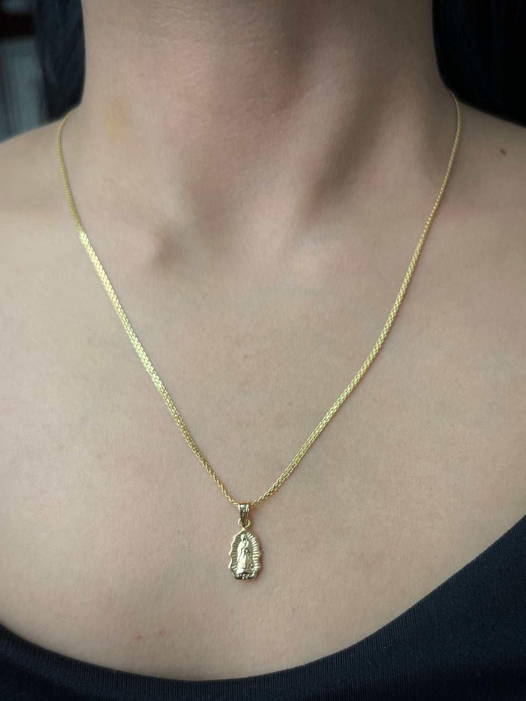 Dije virgen de guadalupe 0.5gr / Largo 2cm — Oro Amarillo