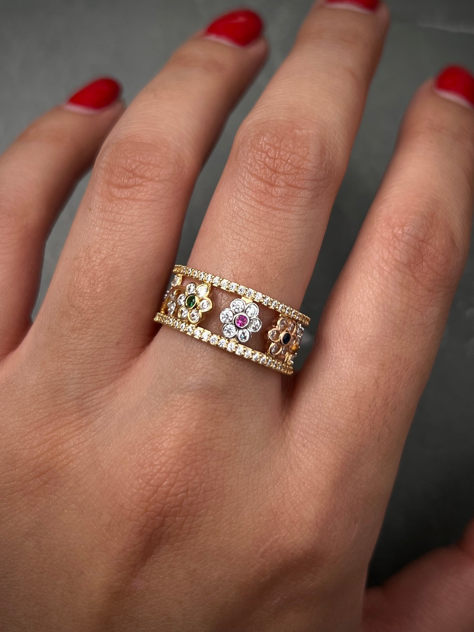 Anillo de flores con swarovski multicolor 4.5gr / TALLA 6 3/4 / Tres Oros Nac M