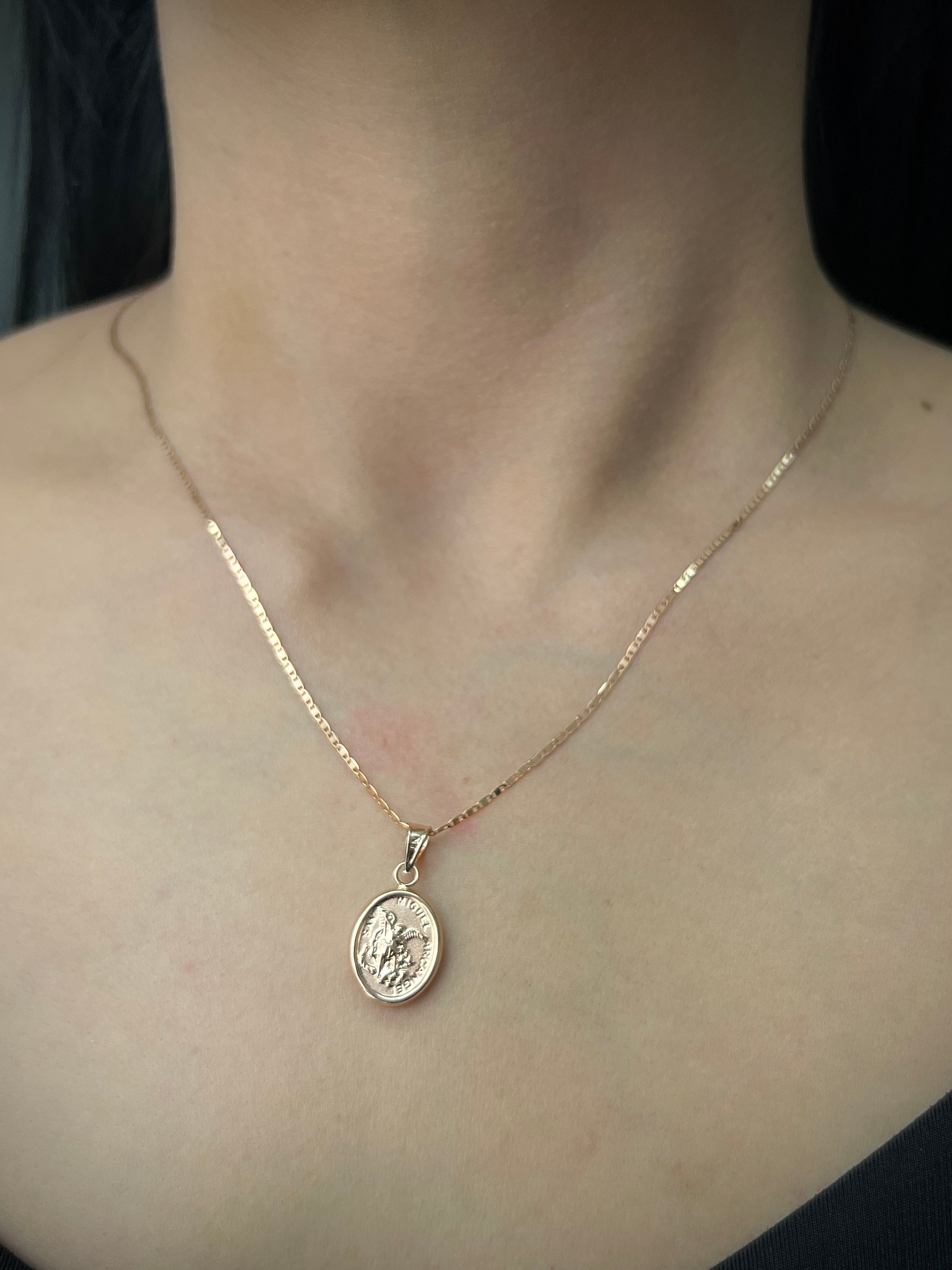 Dije arcangel san miguel 1.1gr / Largo 2.3cm / Oro Rosado Nac M