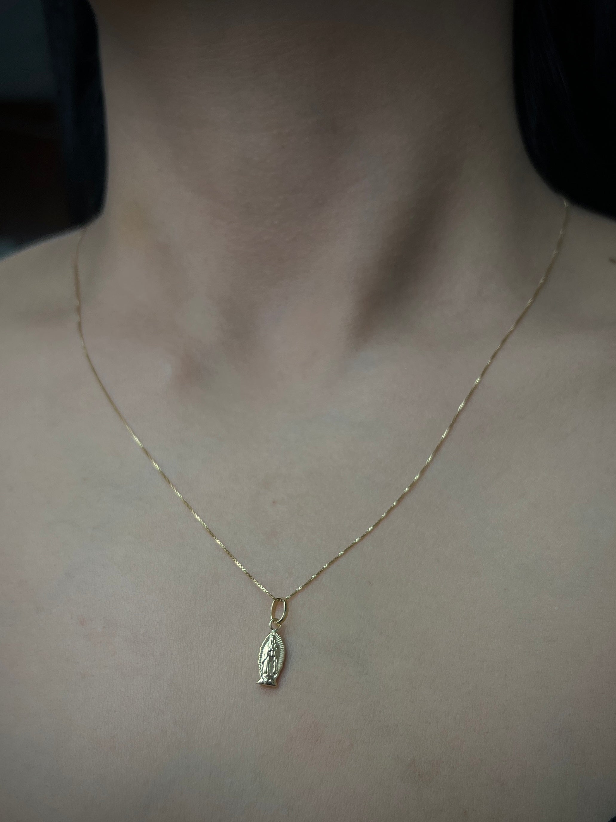 Dije virgen de guadalupe 0.35gr / Largo 1.7cm / Oro Amarillo Nac P