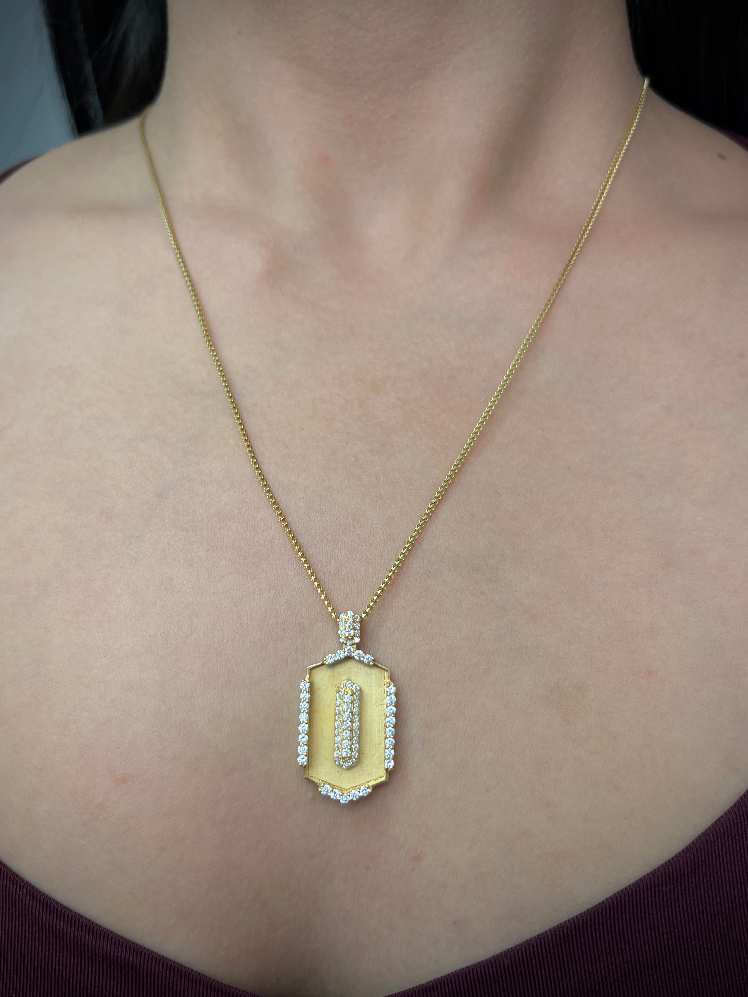 Dije de placa con 83 pts de Diamante blanco 4gr / Oro Amarillo (Joya) P