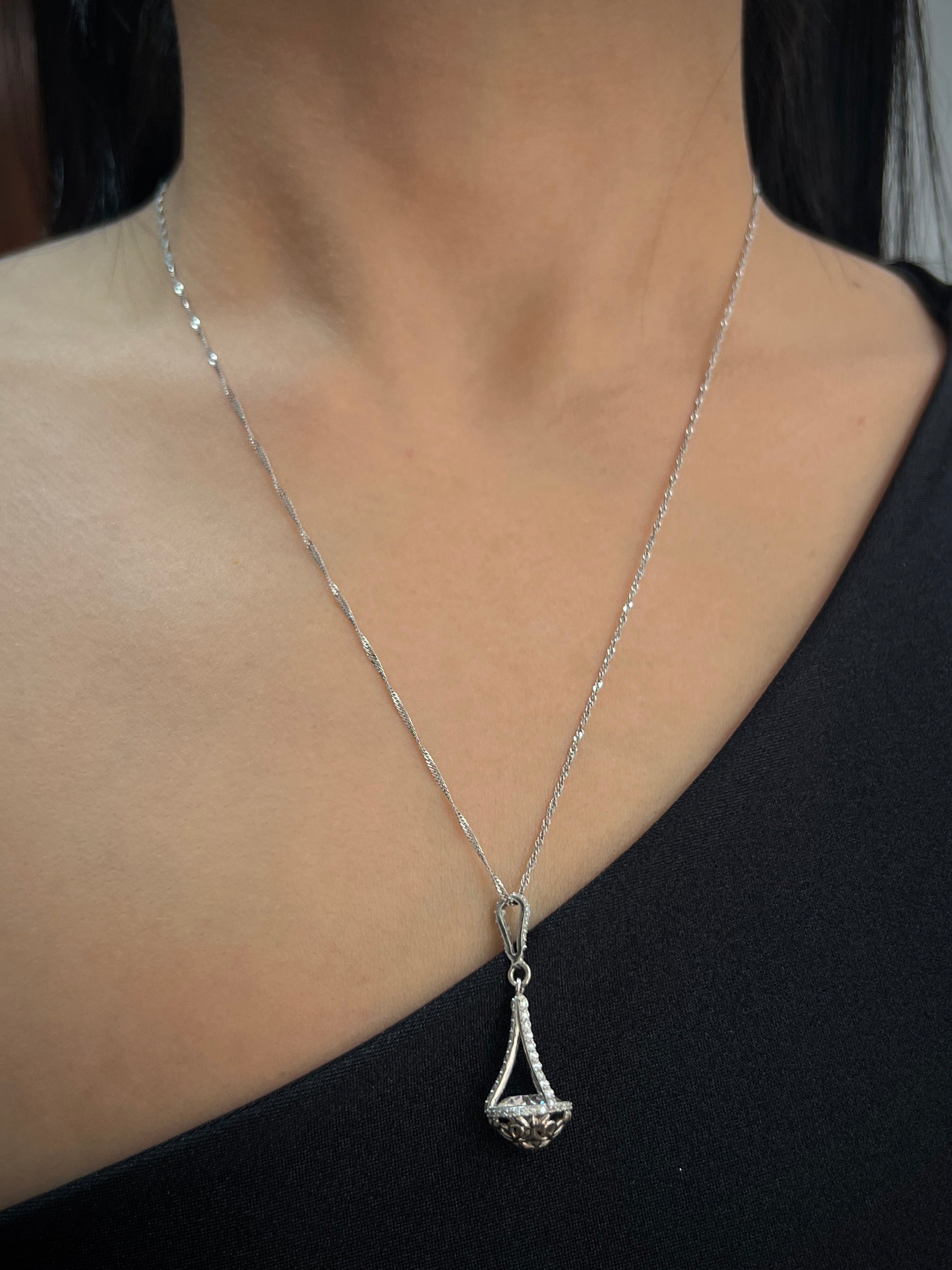 Dije de pendulo con MOI 365pts (3.65QTS) 2.9gr / 3.5cm / Oro Blanco Nac (Joya) B