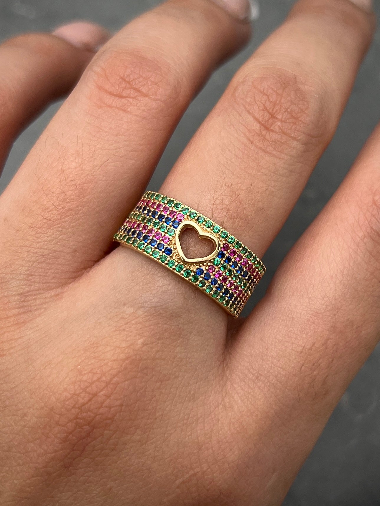 Argolla Con Corazon Y Swarovski Multicolor 4.8gr / Talla: 6 1/4 Oro Amarillo Nac M