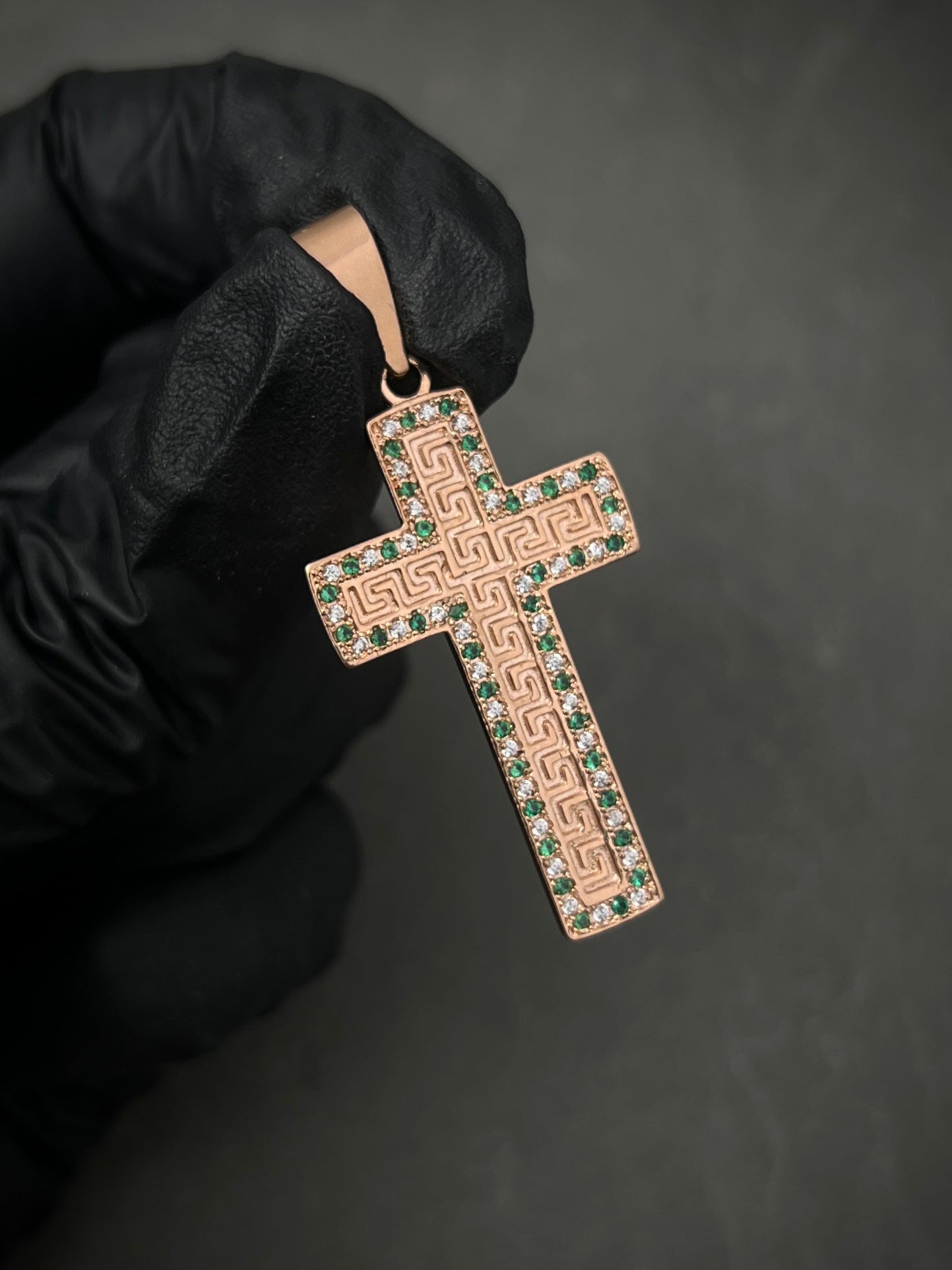 Dije Cruz Medusa Con Swaroski Verde 4.2gr / Largo 4.6cm / Oro Rosado Nac M