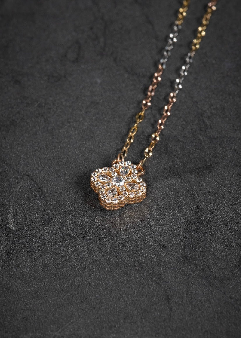 Cadena lucky clover con swarovski blanco 3.85gr / Largo 45cm / Tres Oros italy cte M