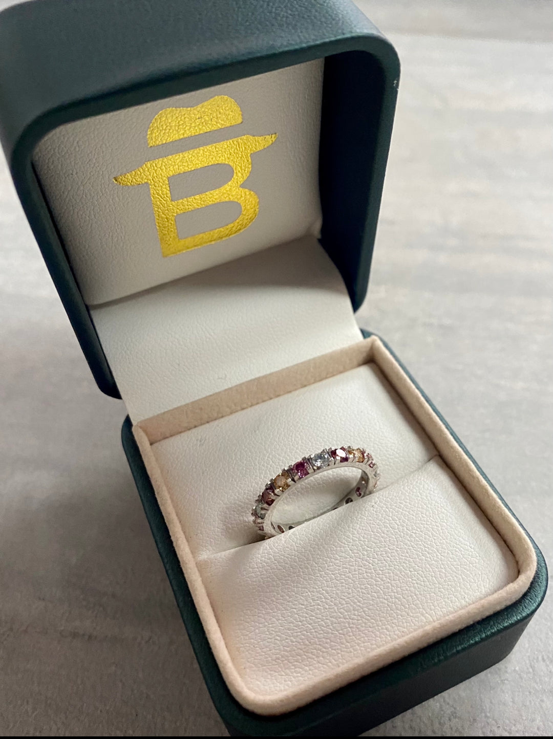 Anillo con 114pts de moissanita multicolor 2.35gr Talla 5 Oro Blanco — Oro Blanco