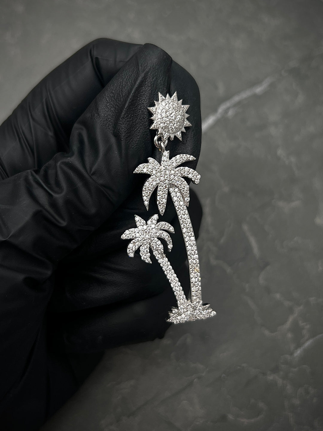Dije de palmera con 140pts de moissanita 9.5gr / 5.4cm — Oro Blanco