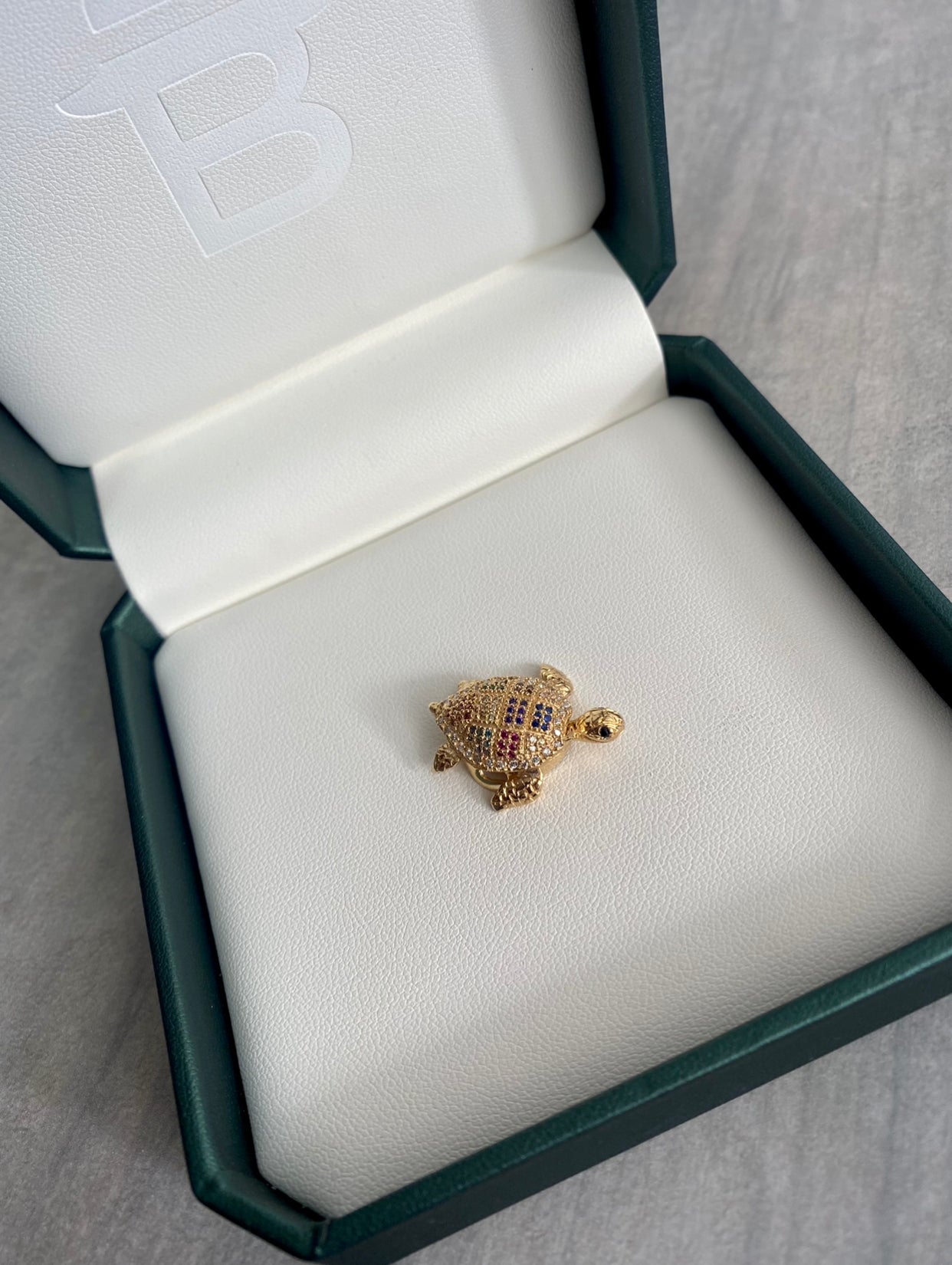 Dije de tortuga 5.1gr / Largo 2.5cm / Oro Amarillo Nac M