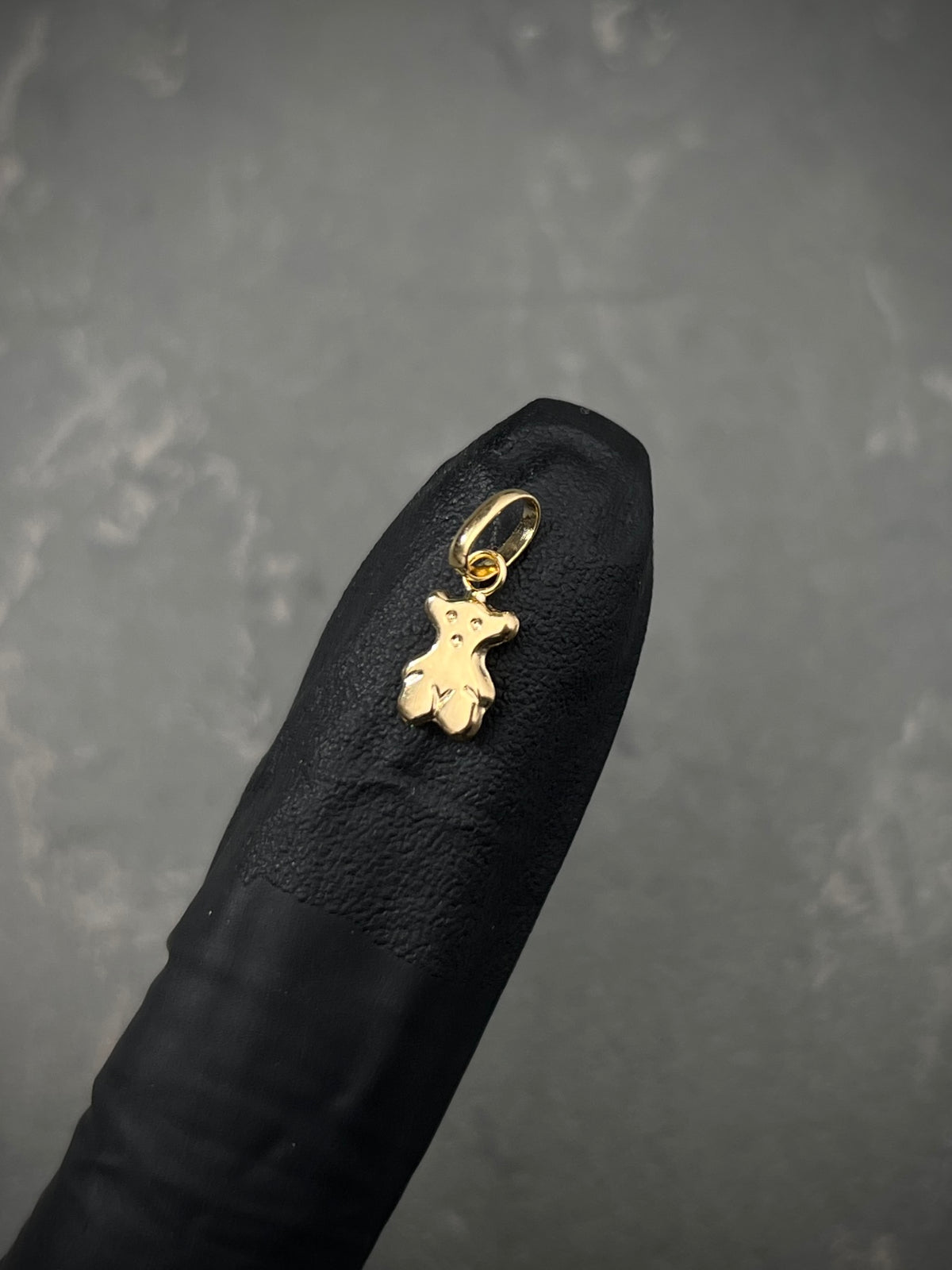 Dije Oso Th 0.3gr / 1.4cm / 5.4mm — Oro Amarillo