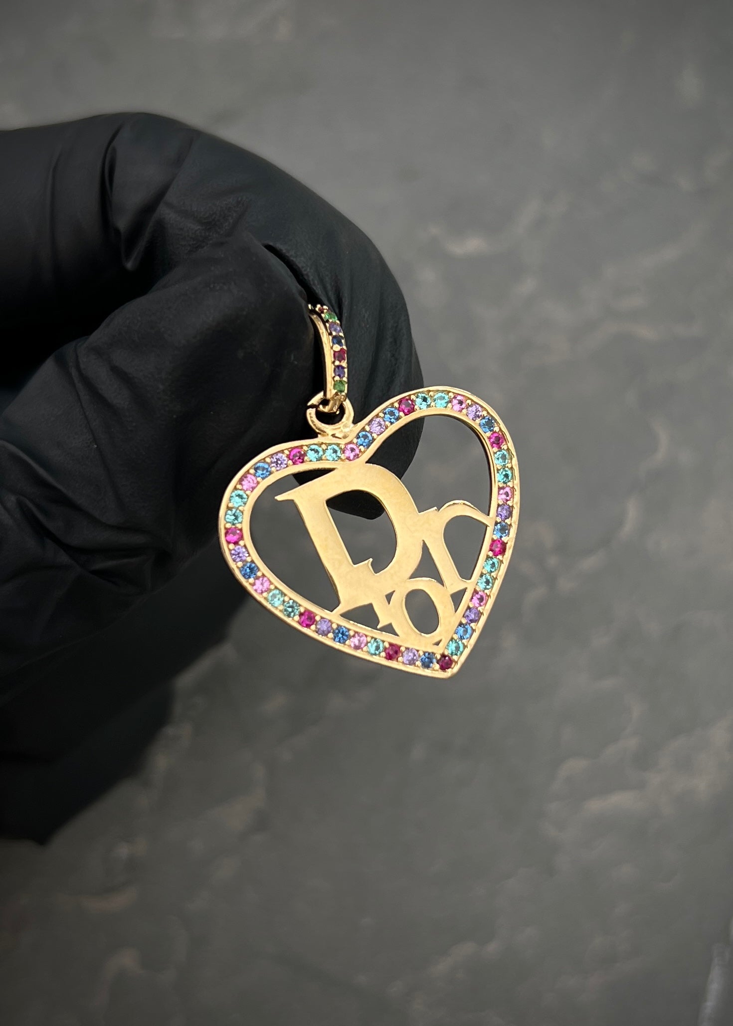 Dije corazon con swarovski multicolor 2.7gr / Largo 3cm / Oro Amarillo Nac M