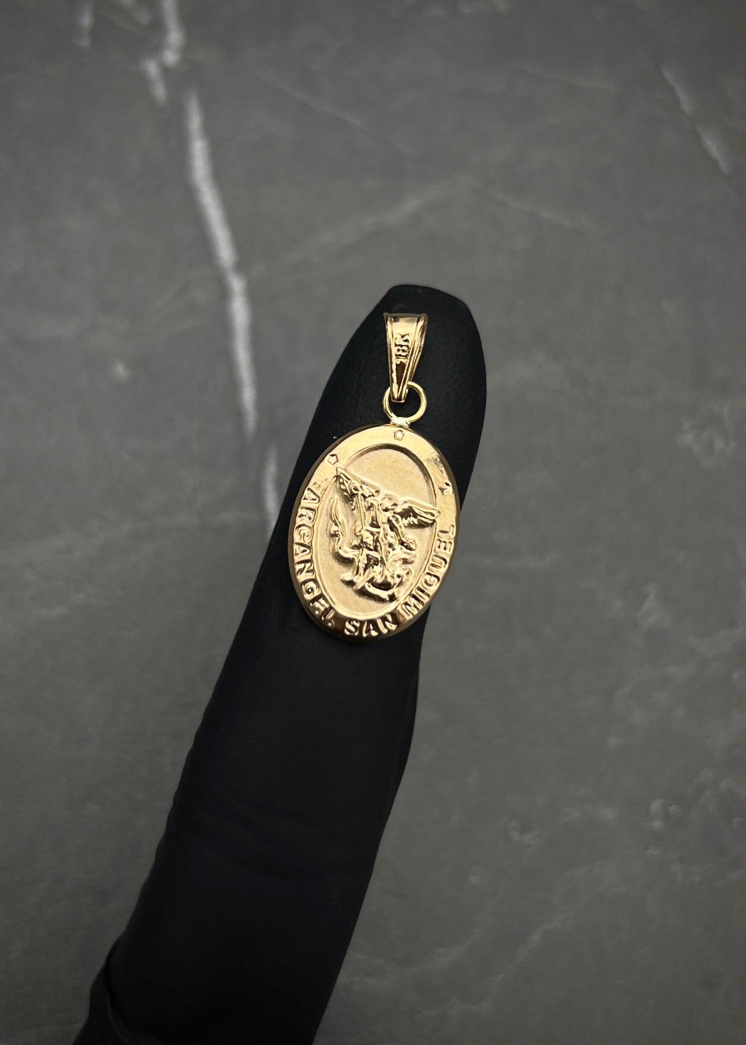 Dije arcangel san miguel 1.15gr / Largo 2.5cm / Oro Amarillo Nac P