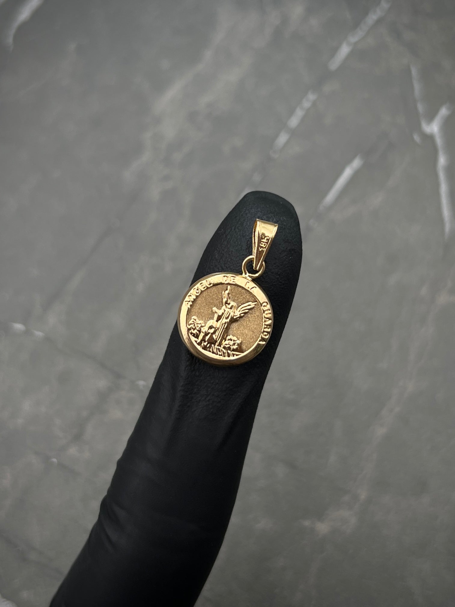 Dije angel de la guarda 0.7gr / Largo 2cm / Oro Amarillo Nac M