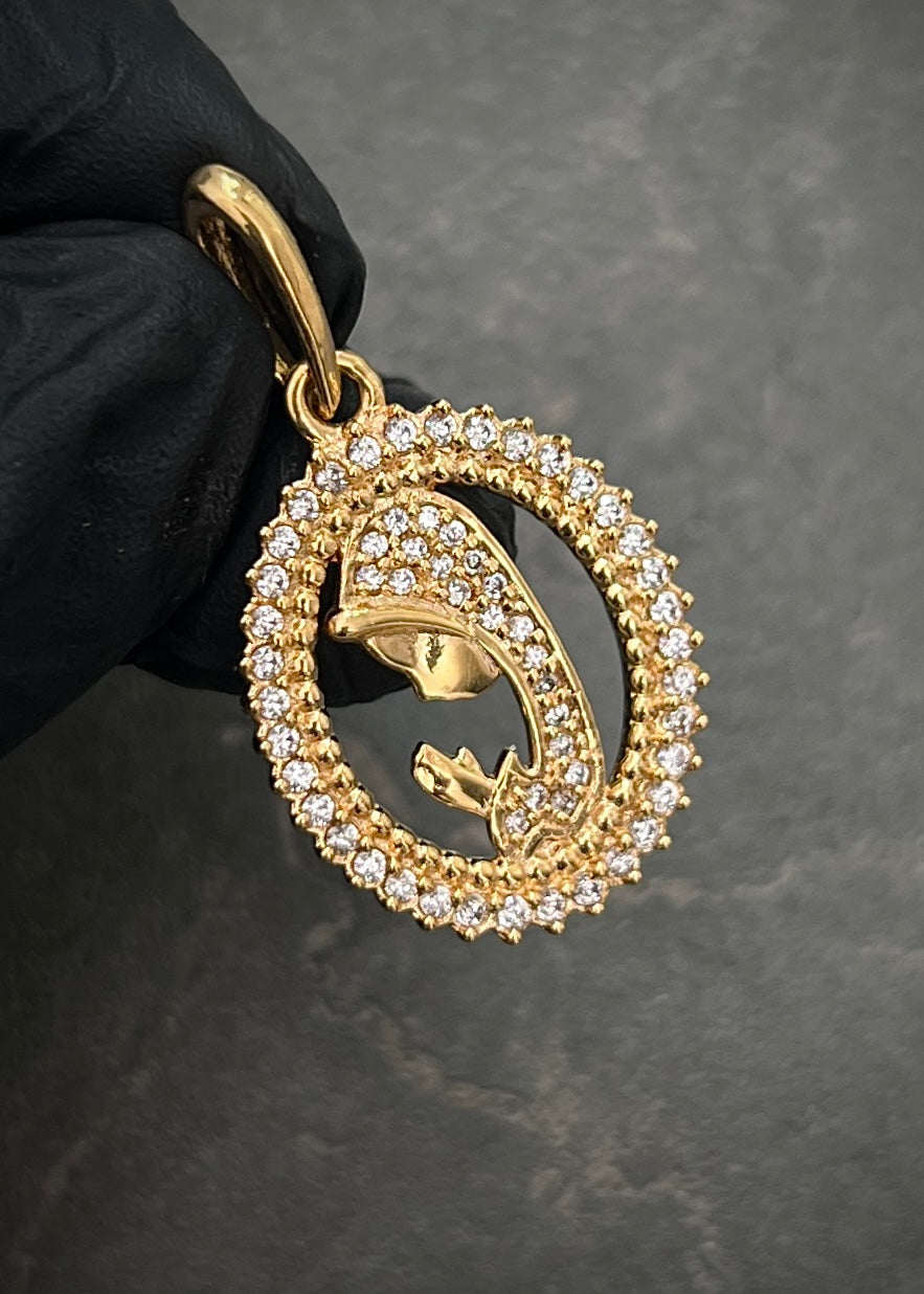 Dije virgen maria con swarovski blanco 3.8gr / Largo 3.2cm — Oro Amarillo