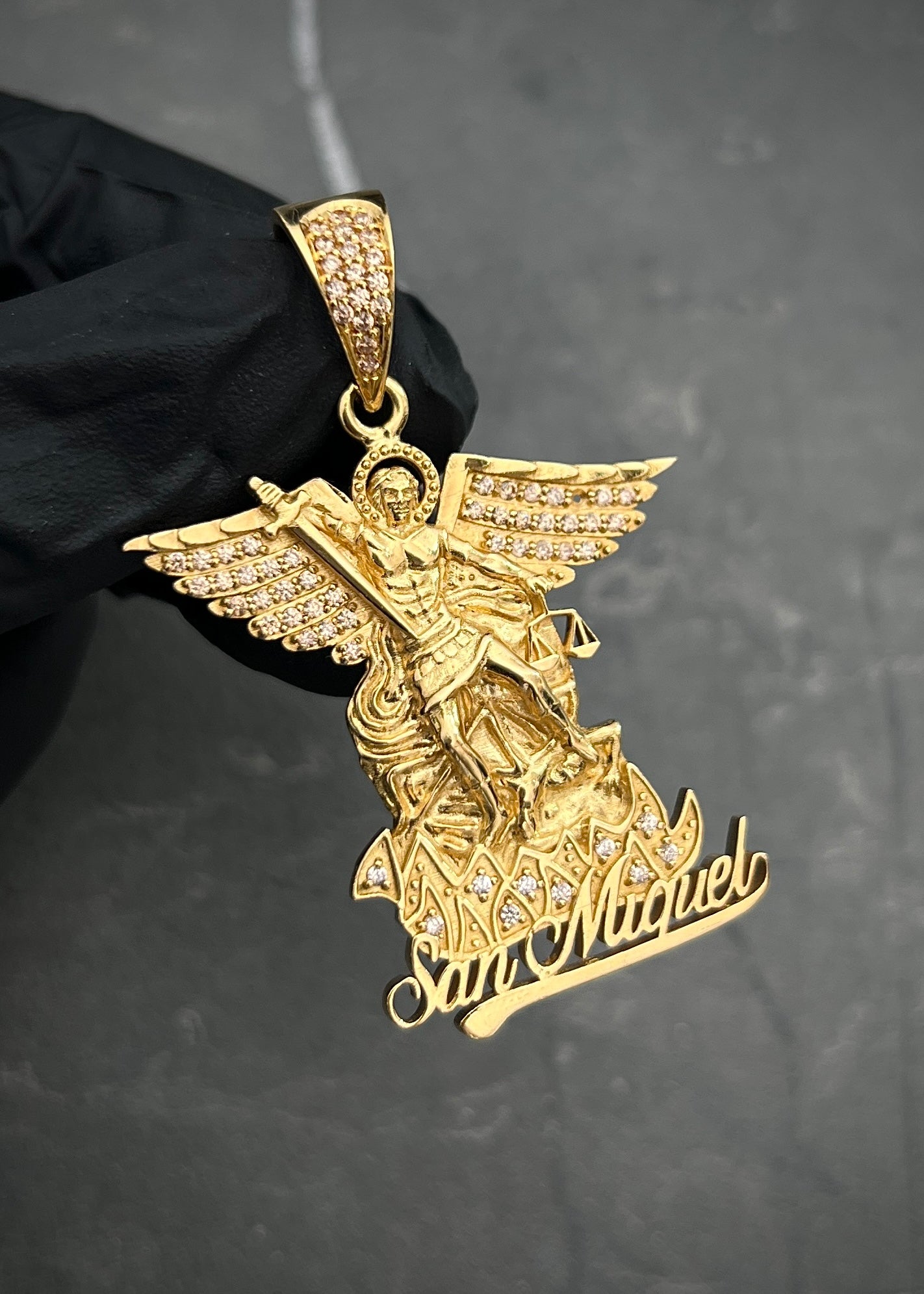 Dije ARCANGEL SAN MIGUEL 13.8gr / Largo: 5cm / Oro Amarillo Nac M