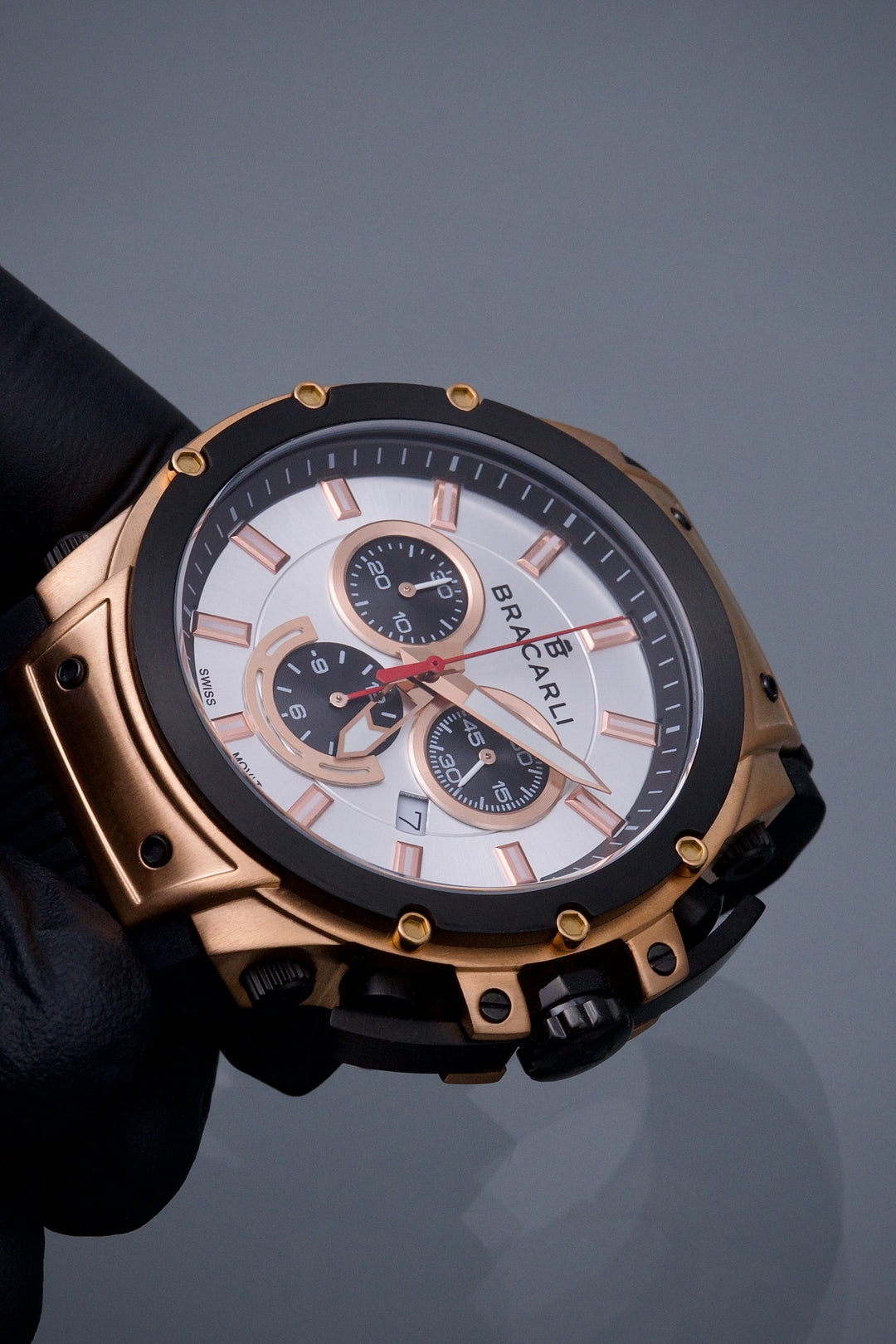 Reloj Bracarli Metal I. Caja rosa, fondo blanco y correa Negra
