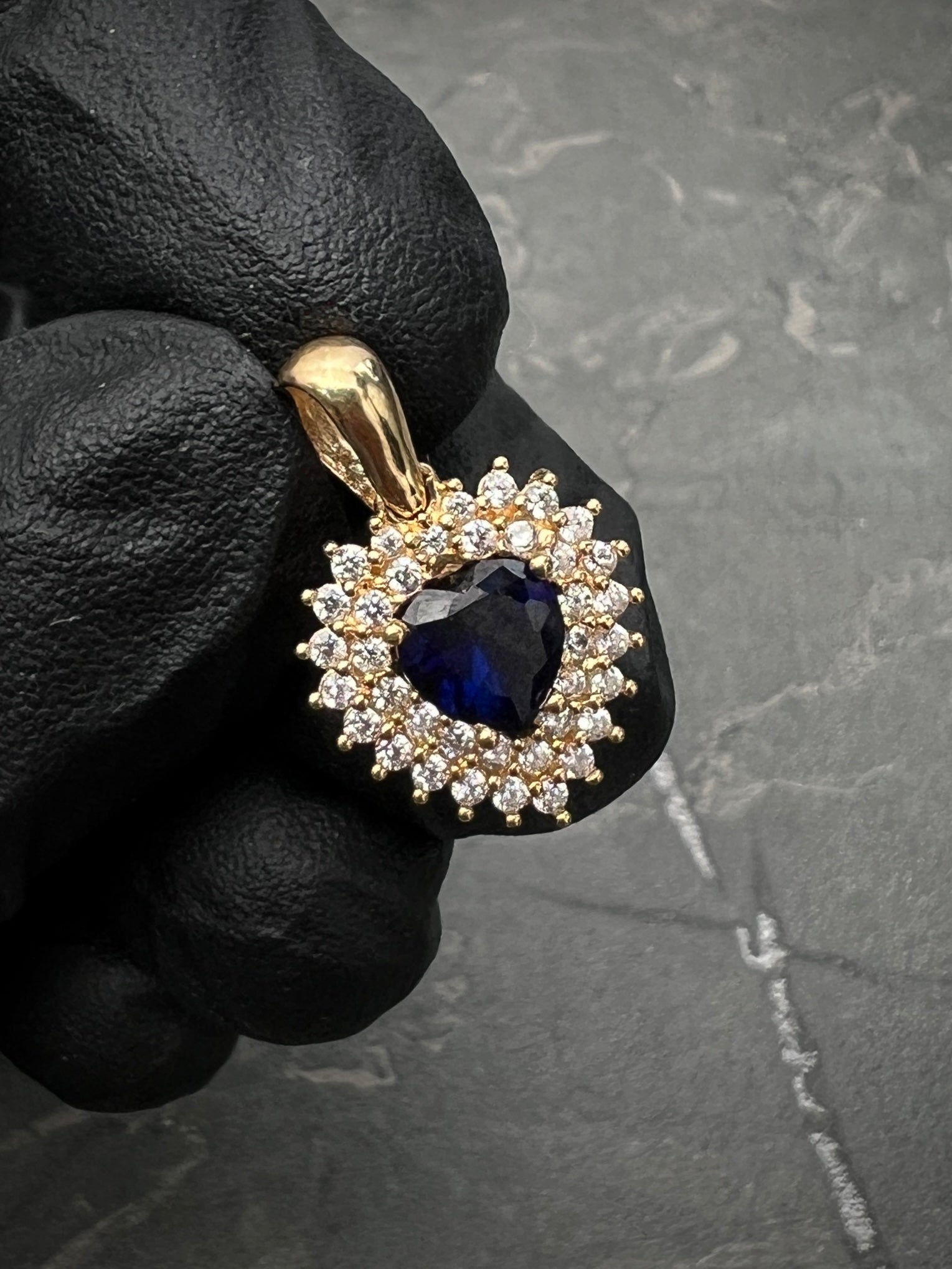 Dije Con Swarovski De Corazon Azul 2.15gr / Largo 1.9cm / Oro Amarillo Nac B