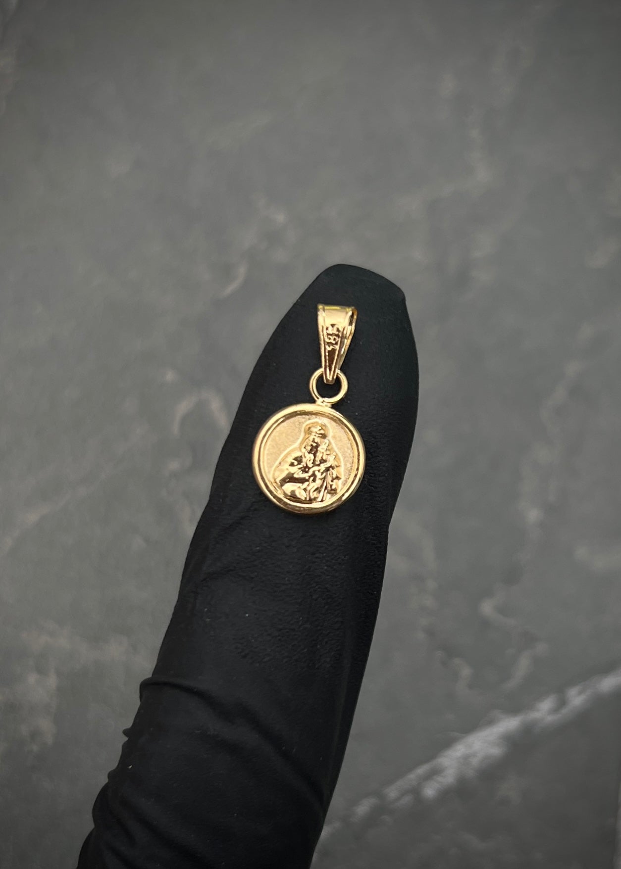 Dije corazon de jesus y virgen del carmen 0.45gr / Largo 1.6cm / Oro Amarillo Nac M