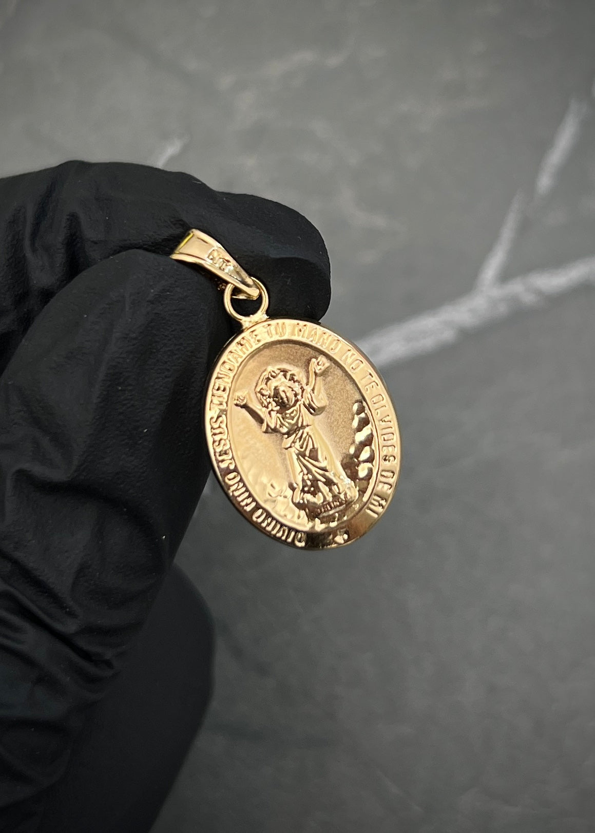 Dije del divino niño 1.15gr / Largo 2.6cm / Oro Amarillo Nac P