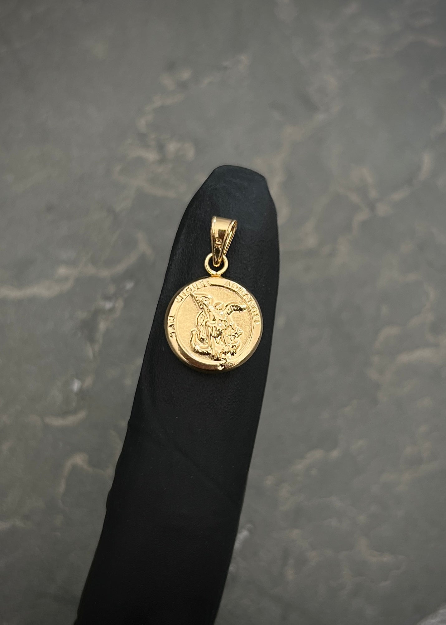 Dije arcangel san miguel 0.75gr / Largo 1.9cm / Oro Amarillo Nac P