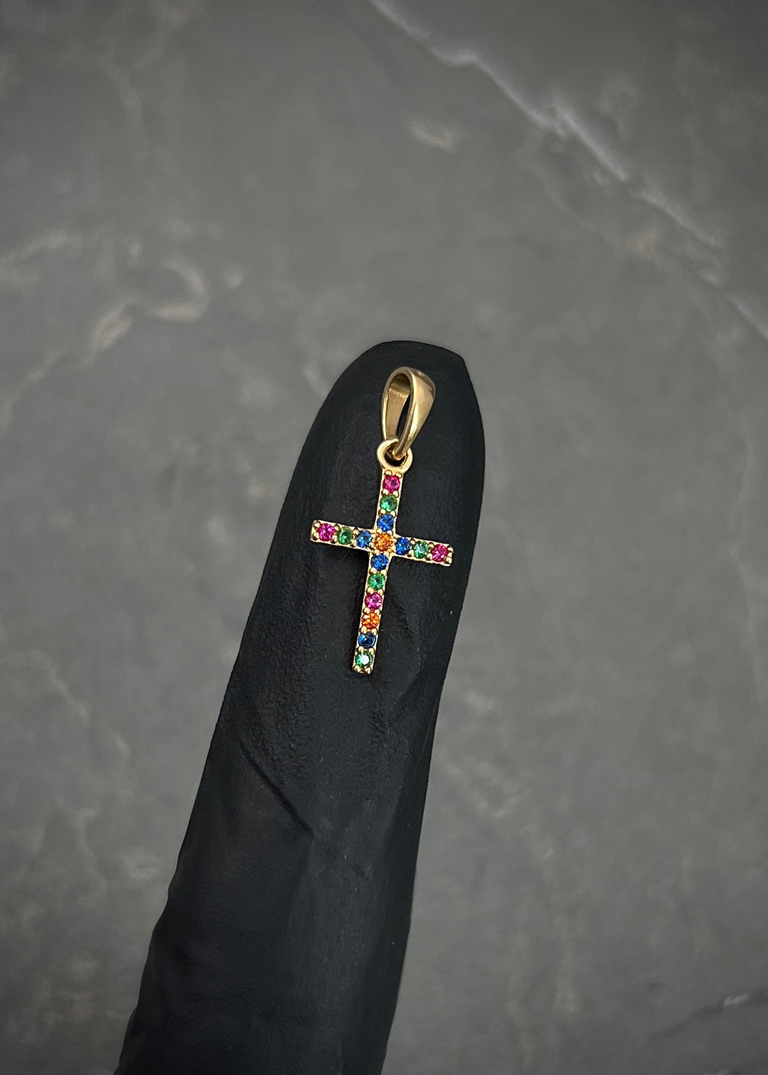 Dije cruz con swarovski multicolor 0.6gr / Largo 2cm — Oro Amarillo