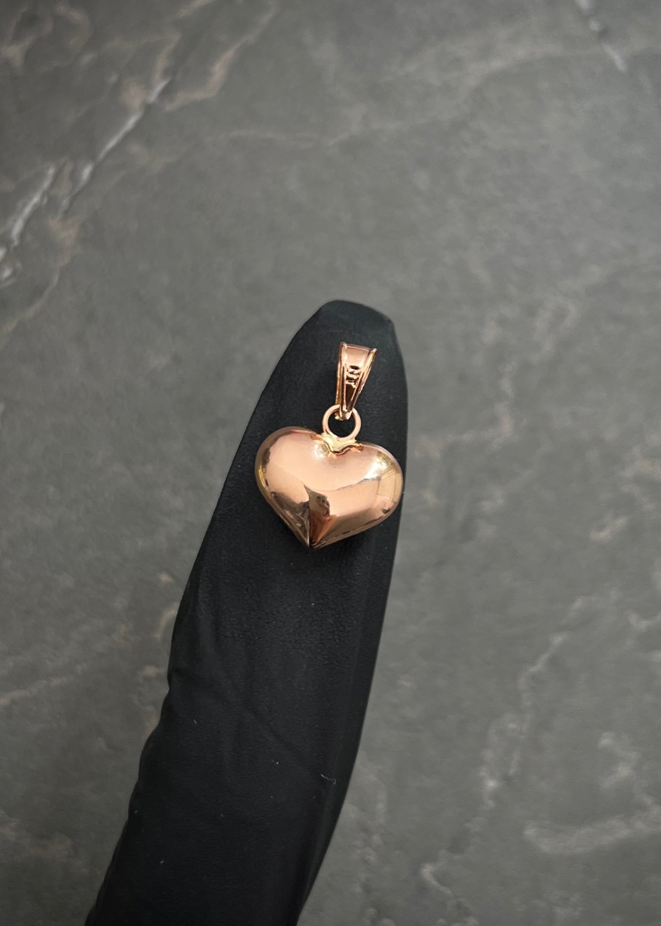 Dije corazon liso 0.75gr / Largo 1.9cm / Oro Rosado Nac M